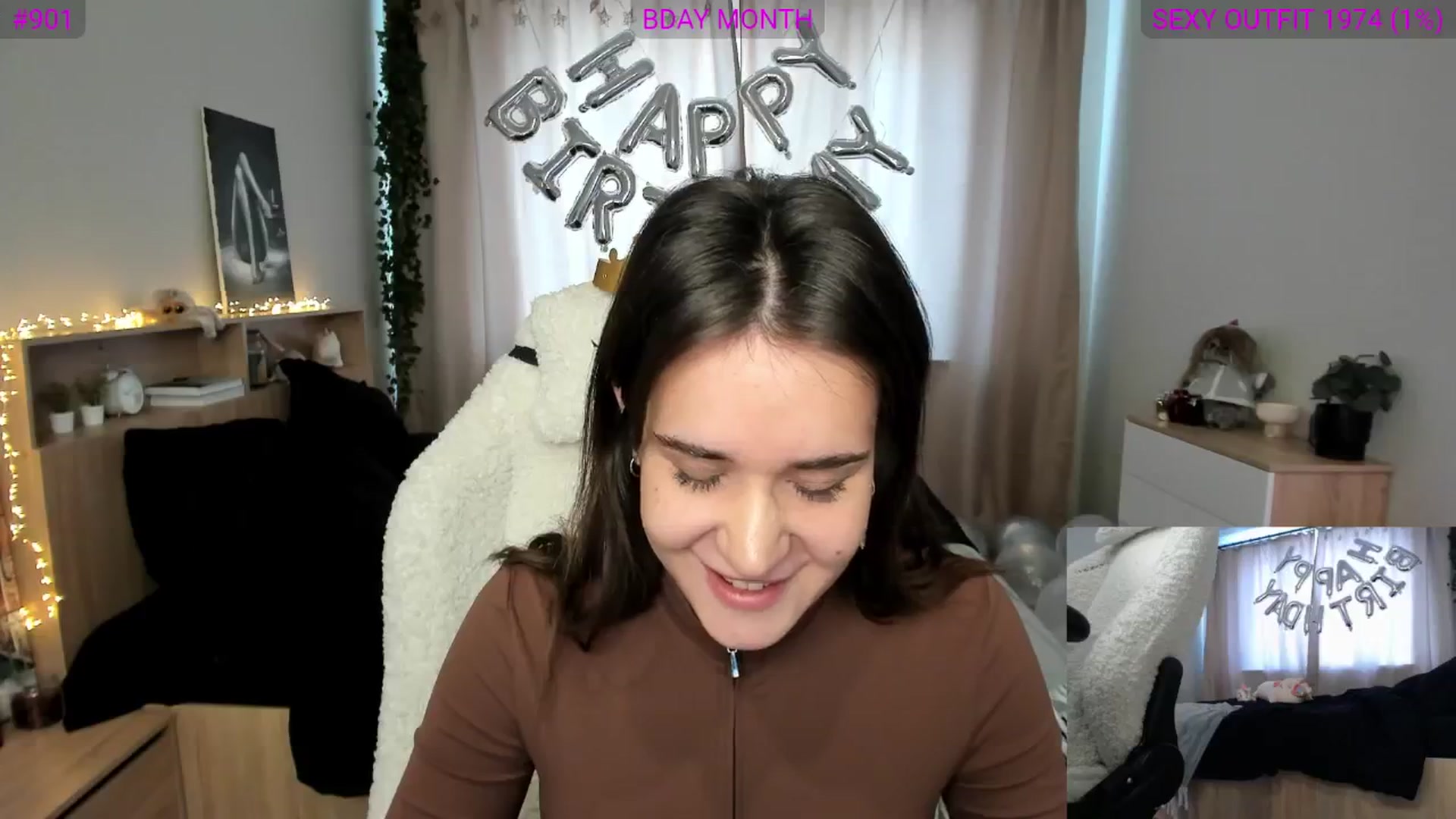 Gallery image thumbnail from Ellies_Smile's myfreecams stream on, 02/19/2025, 10:51 image 15 of 20