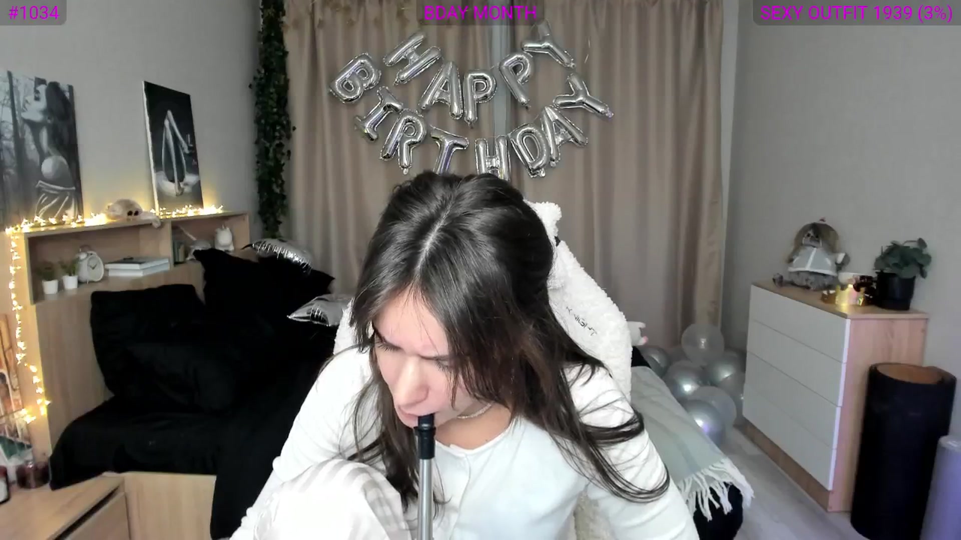 Gallery image thumbnail from Ellies_Smile's myfreecams stream on, 02/22/2025, 20:09 image 8 of 20