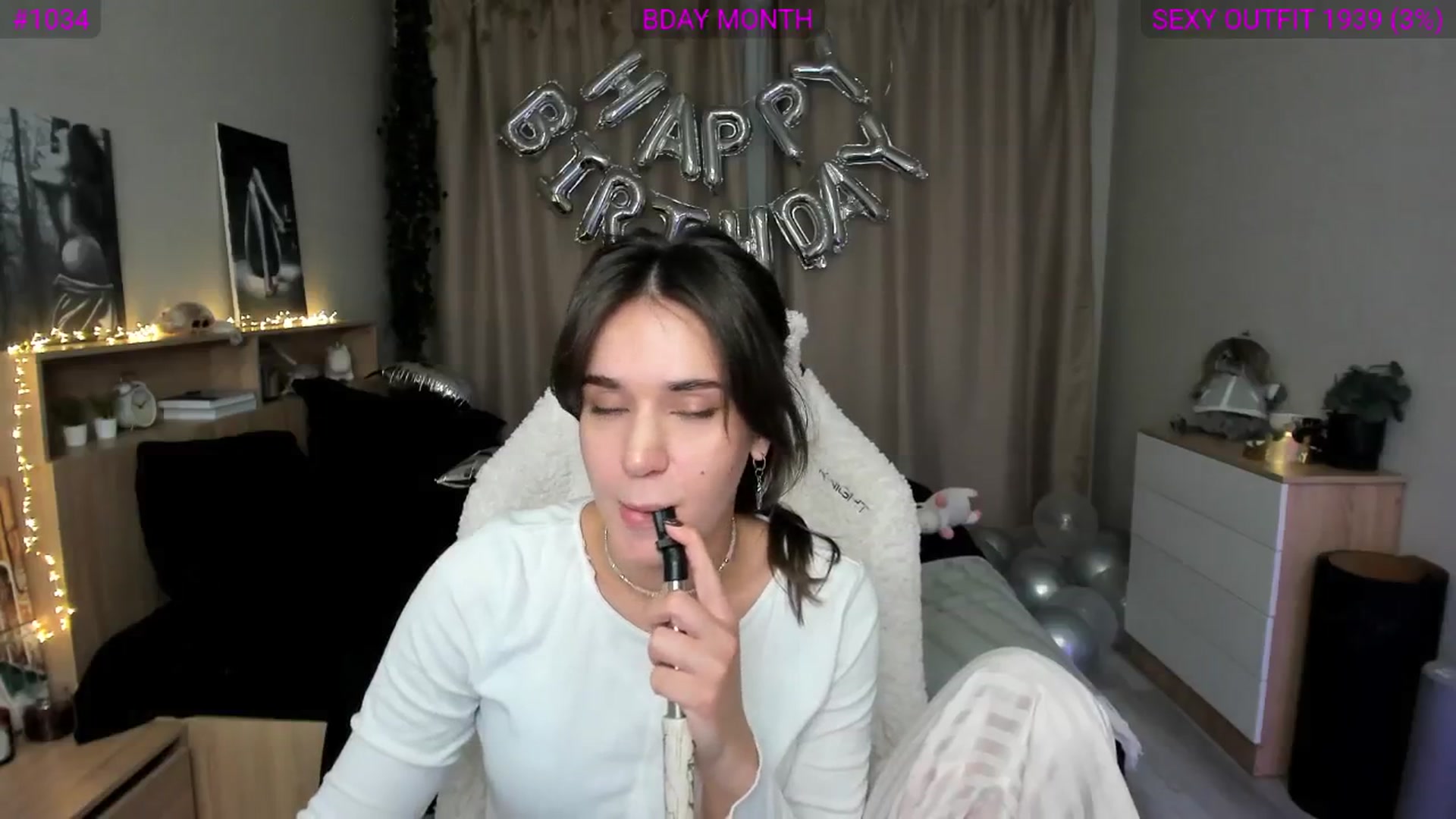 Gallery image thumbnail from Ellies_Smile's myfreecams stream on, 02/22/2025, 20:09 image 15 of 20