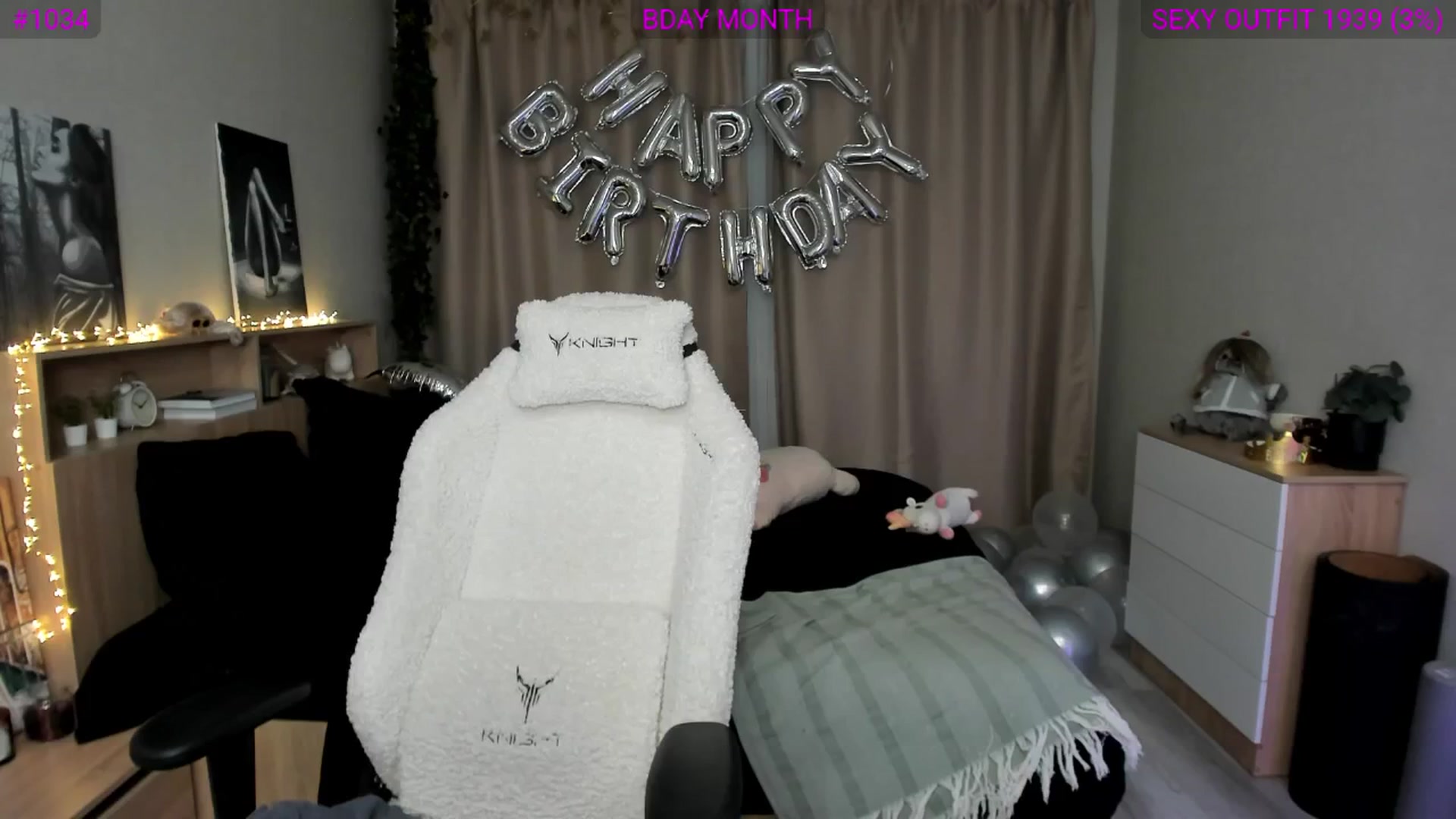 Gallery image thumbnail from Ellies_Smile's myfreecams stream on, 02/22/2025, 20:09 image 16 of 20