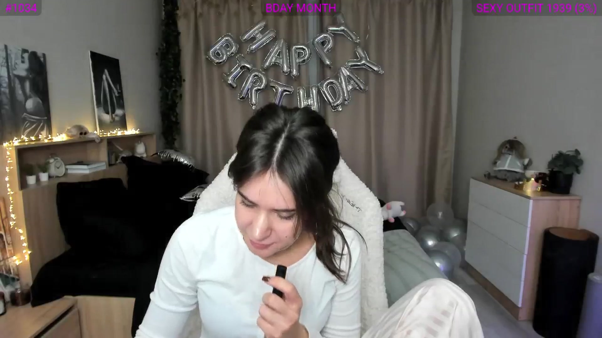 Gallery image thumbnail from Ellies_Smile's myfreecams stream on, 02/22/2025, 20:09 image 12 of 20