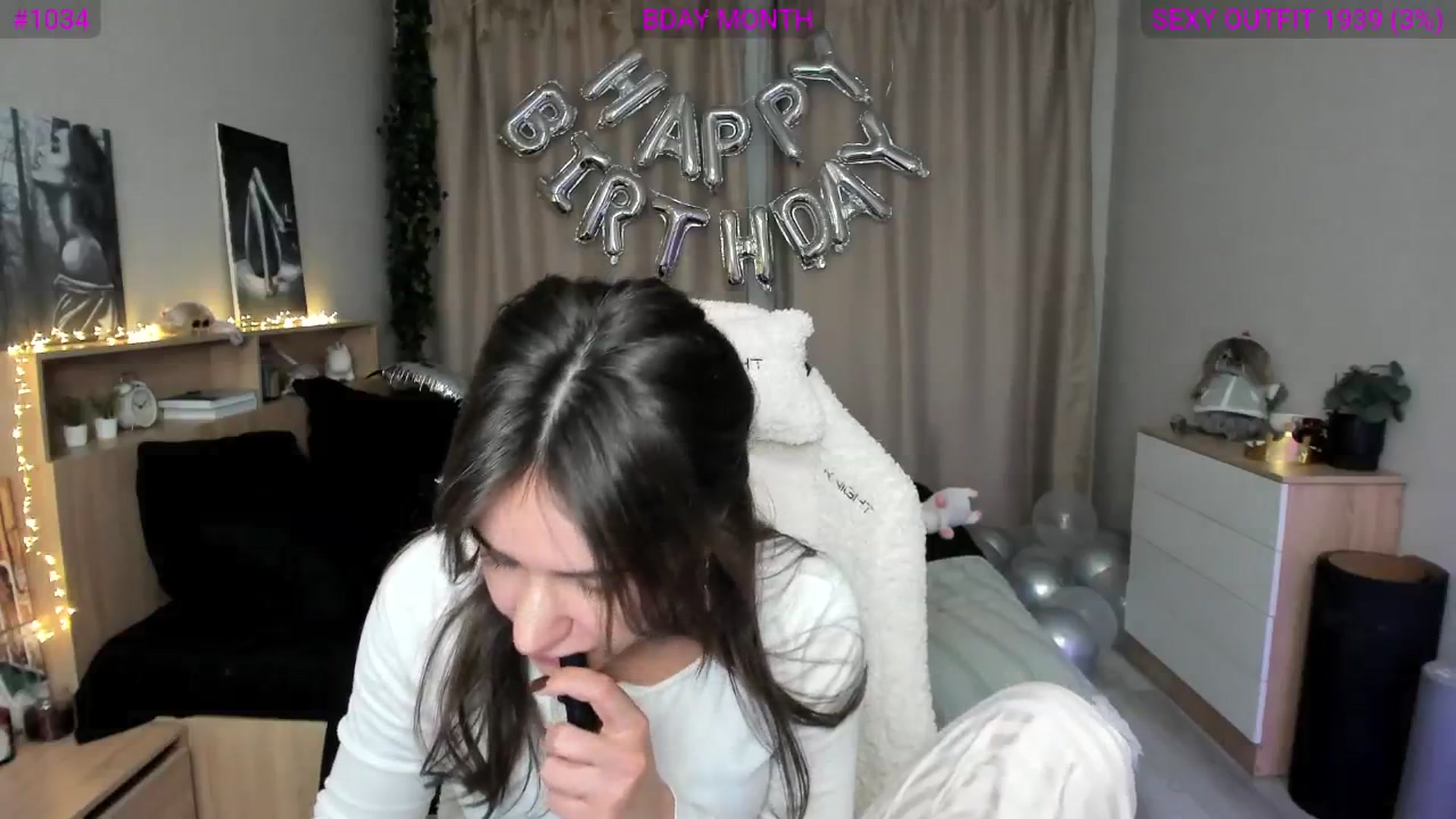 Gallery image thumbnail from Ellies_Smile's myfreecams stream on, 02/22/2025, 20:09 image 9 of 20