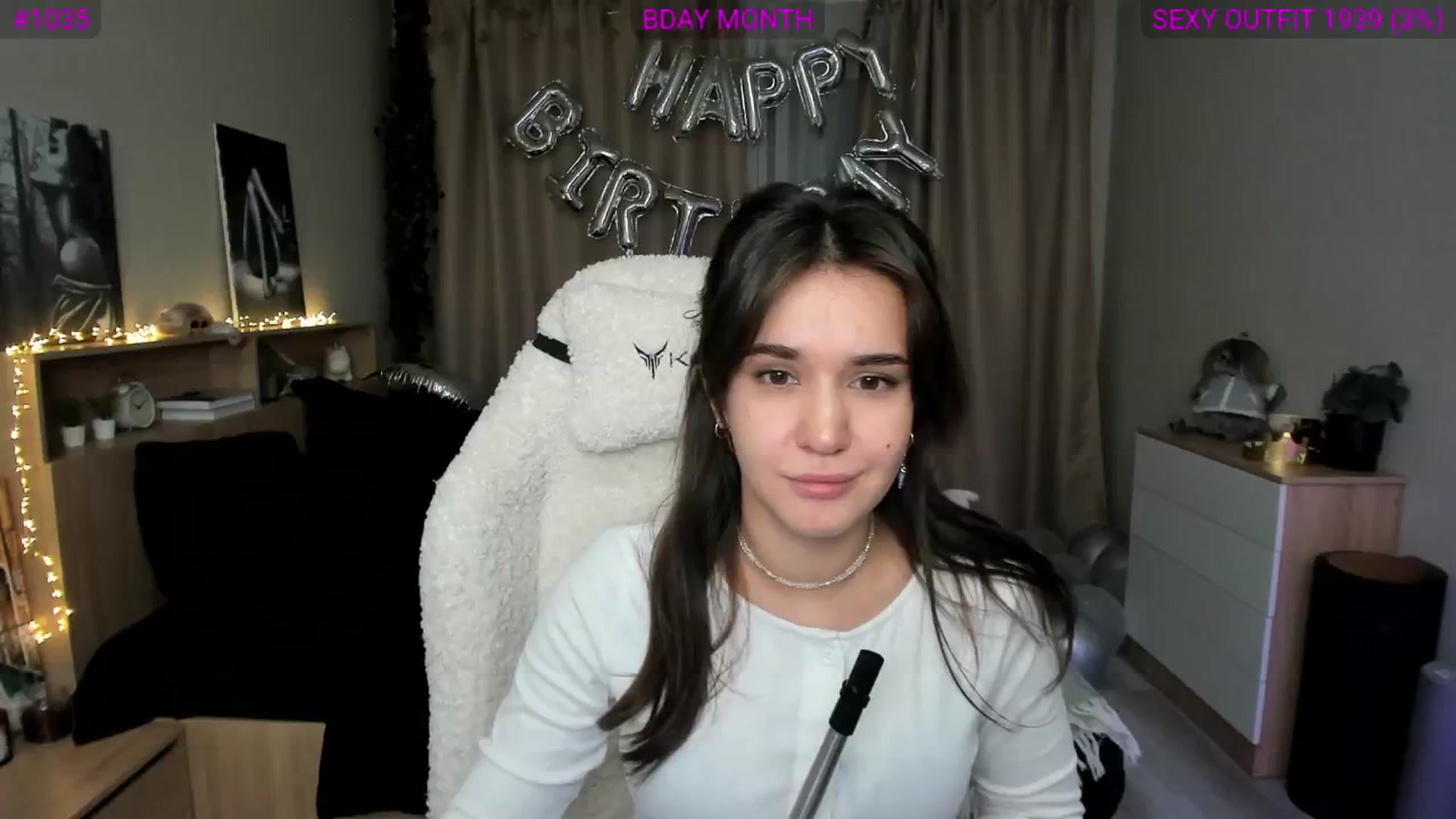 Gallery image thumbnail from Ellies_Smile's myfreecams stream on, 02/22/2025, 23:14 image 1 of 20