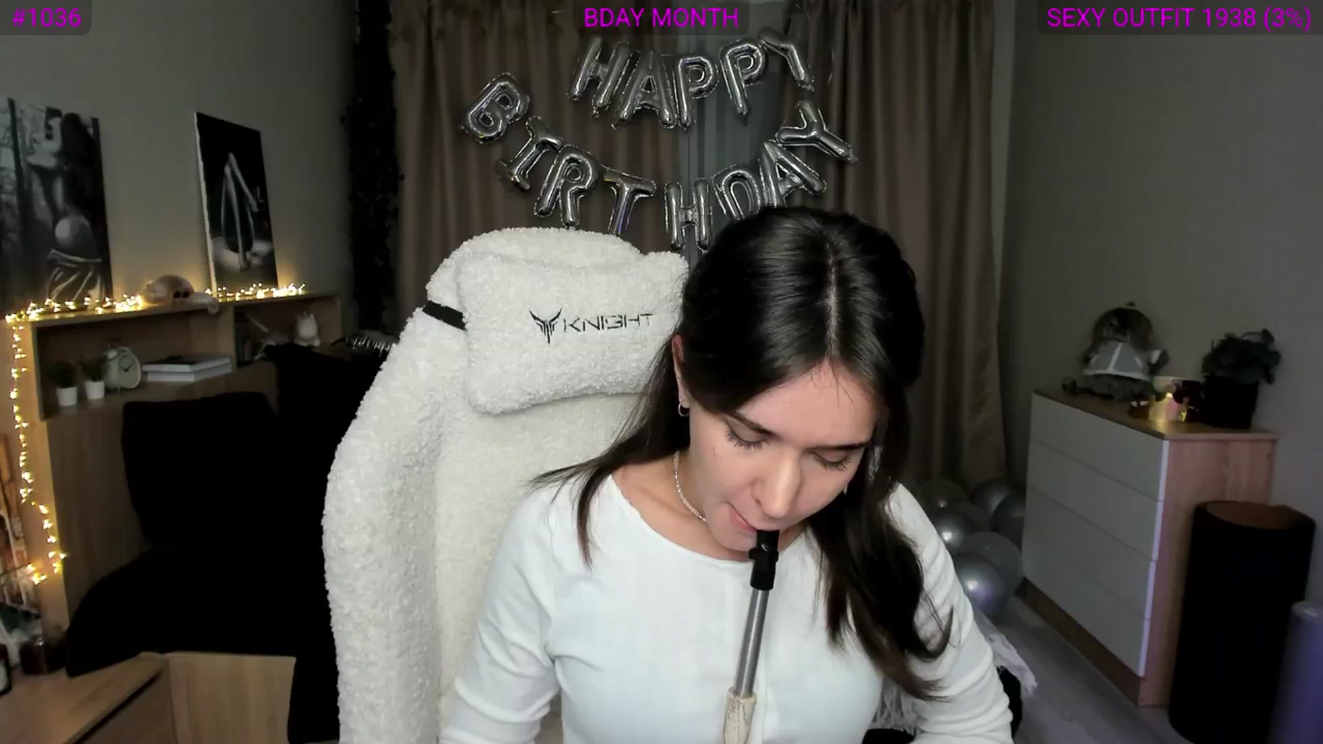 Gallery image thumbnail from Ellies_Smile's myfreecams stream on, 02/22/2025, 23:14 image 3 of 20