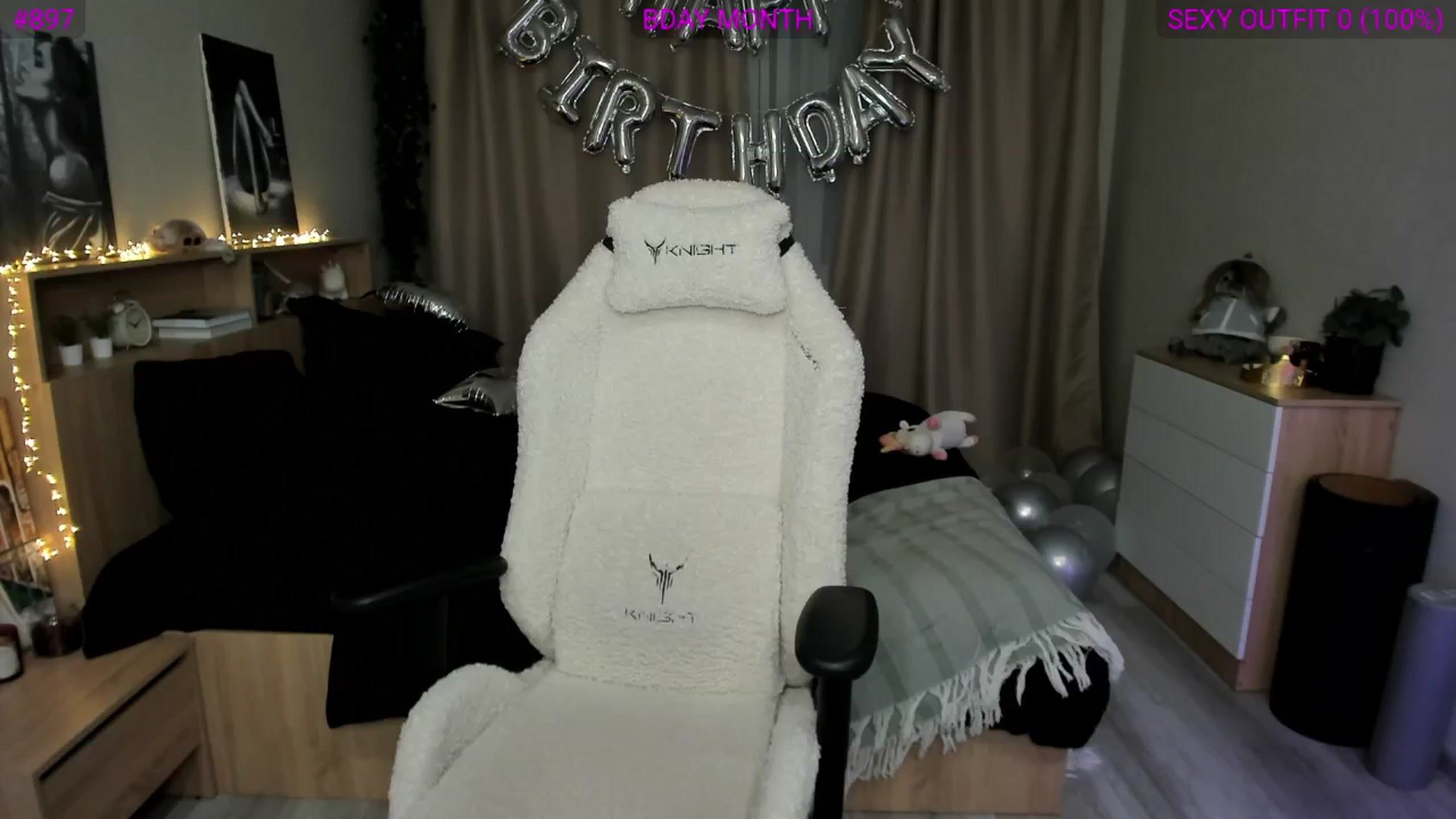 Gallery image thumbnail from Ellies_Smile's myfreecams stream on, 02/22/2025, 23:14 image 17 of 20