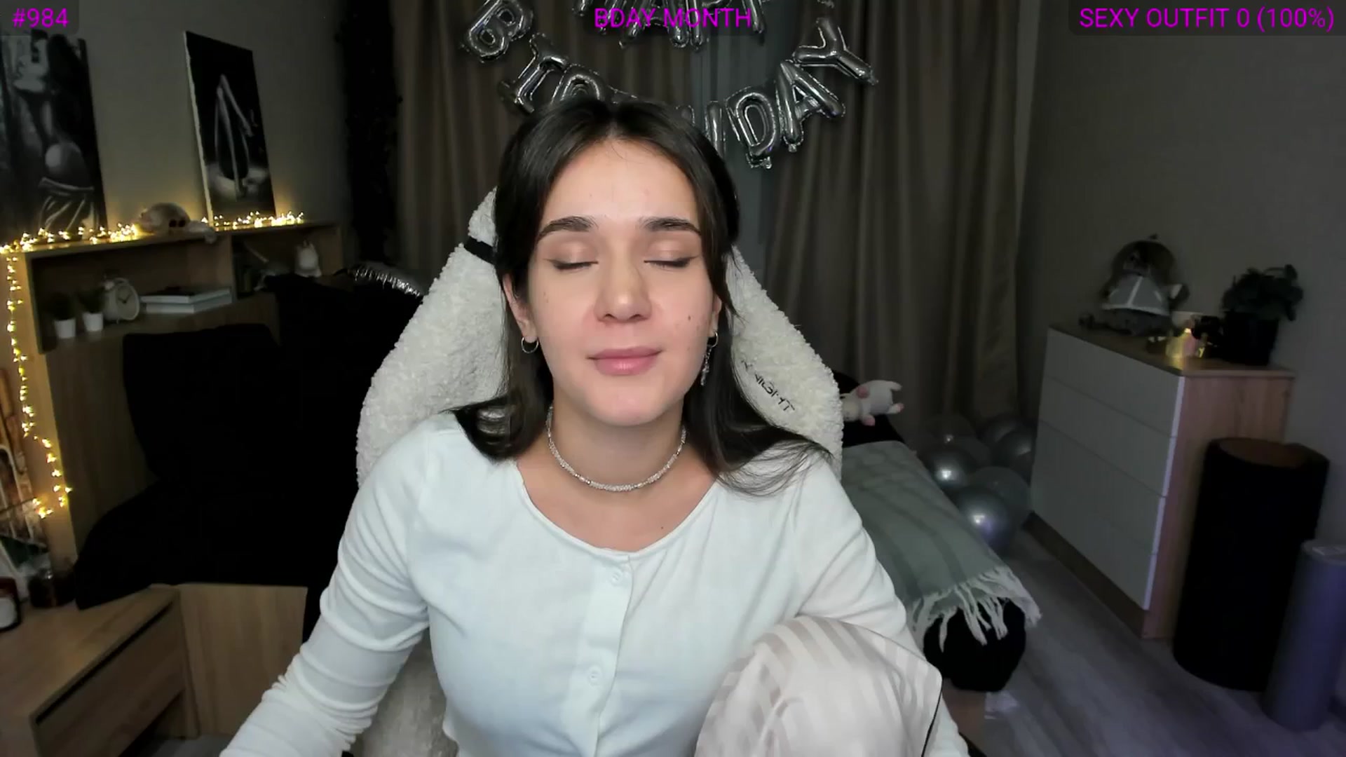 Gallery image thumbnail from Ellies_Smile's myfreecams stream on, 02/22/2025, 23:14 image 6 of 20