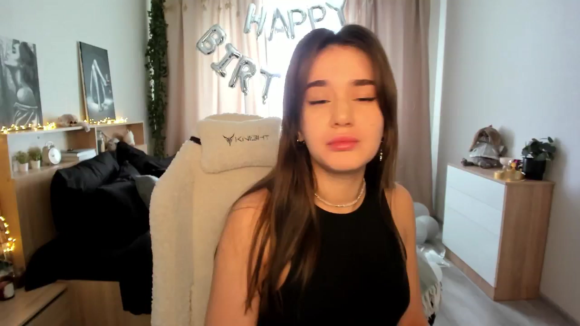 Gallery image thumbnail from Ellies_Smile's myfreecams stream on, 02/28/2025, 10:27 image 5 of 20