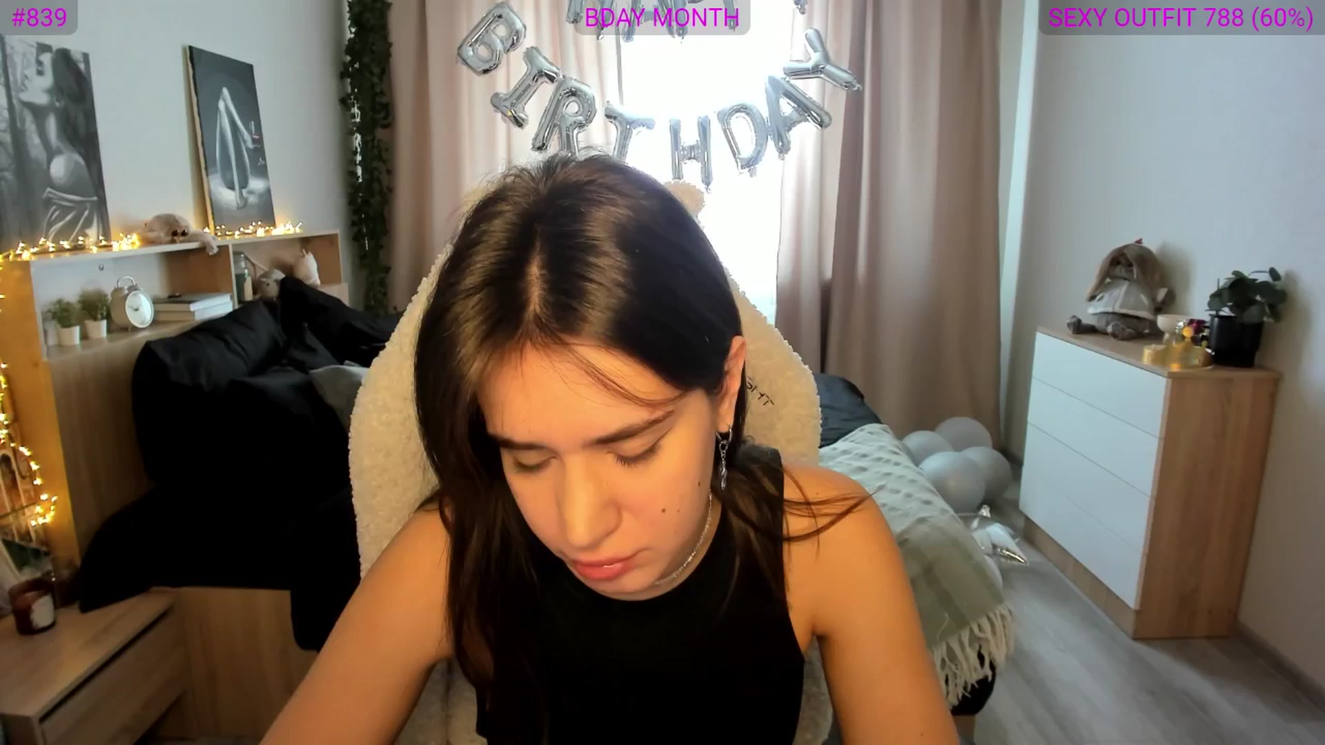 Gallery image thumbnail from Ellies_Smile's myfreecams stream on, 02/28/2025, 11:24 image 5 of 20
