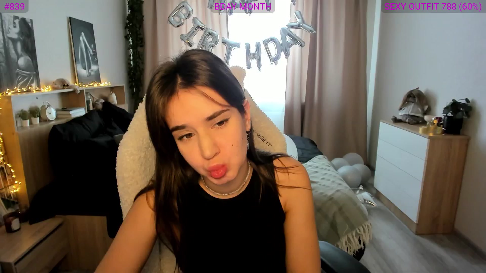 Gallery image thumbnail from Ellies_Smile's myfreecams stream on, 02/28/2025, 11:24 image 7 of 20