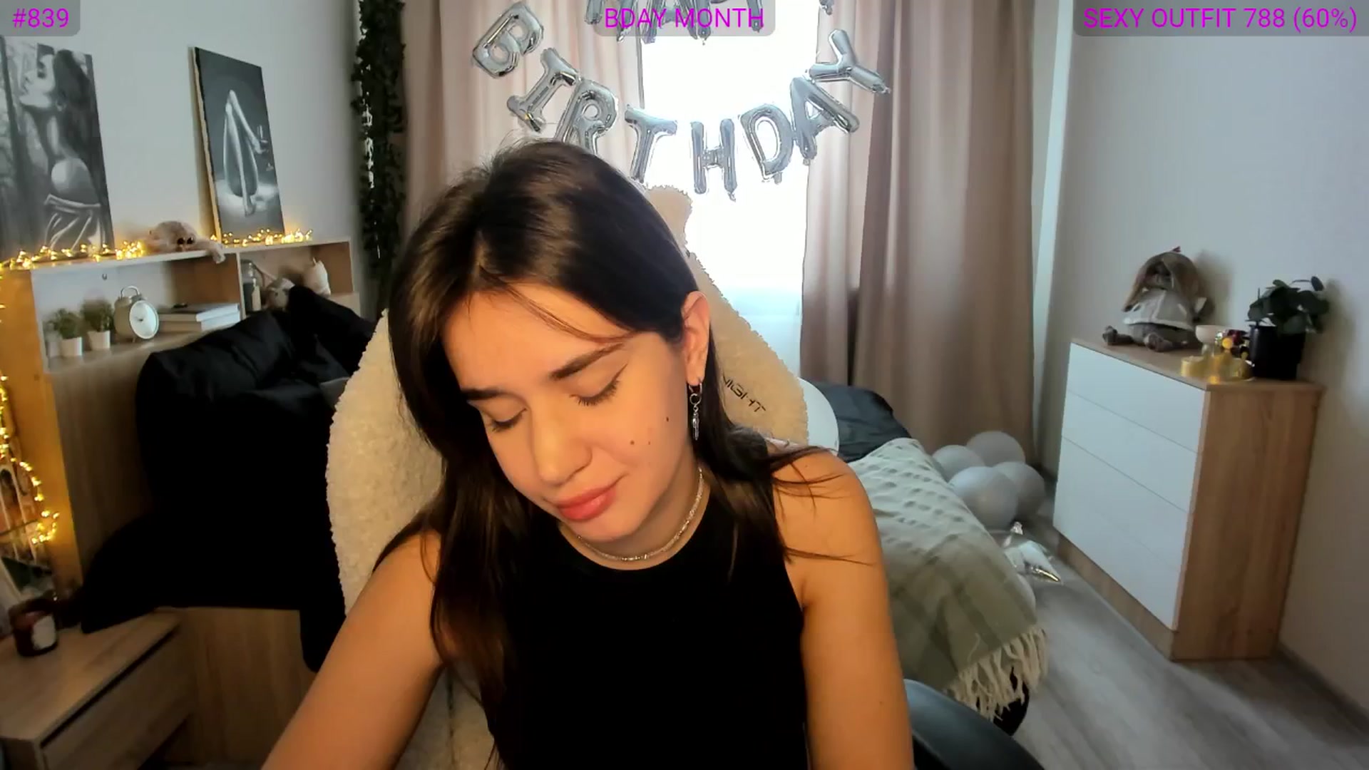 Gallery image thumbnail from Ellies_Smile's myfreecams stream on, 02/28/2025, 11:24 image 8 of 20
