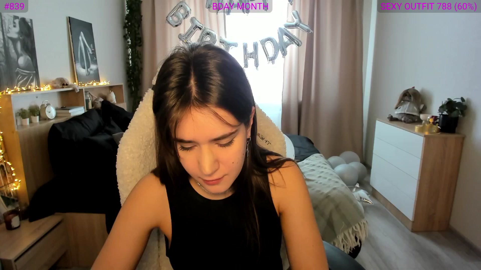 Gallery image thumbnail from Ellies_Smile's myfreecams stream on, 02/28/2025, 11:24 image 3 of 20