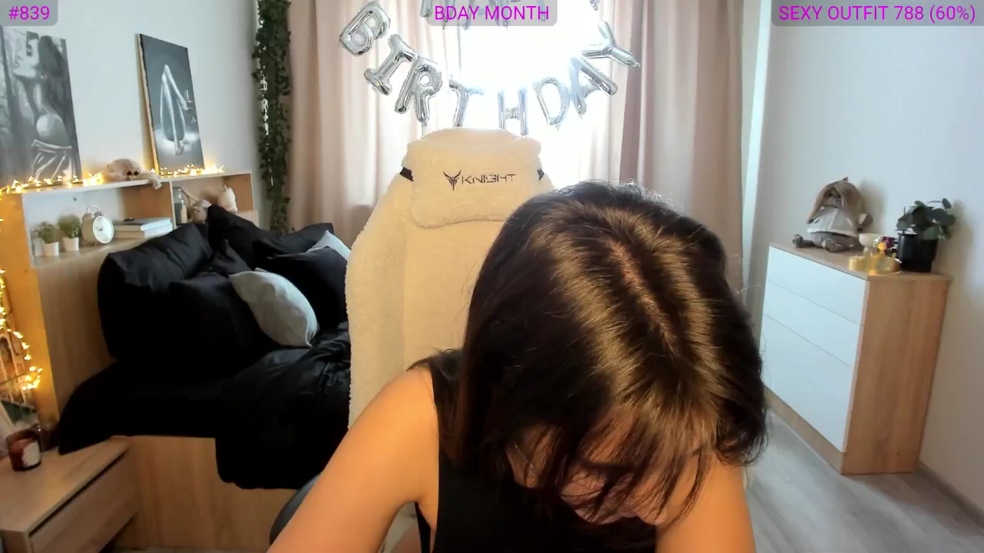 Gallery image thumbnail from Ellies_Smile's myfreecams stream on, 02/28/2025, 11:24 image 15 of 20