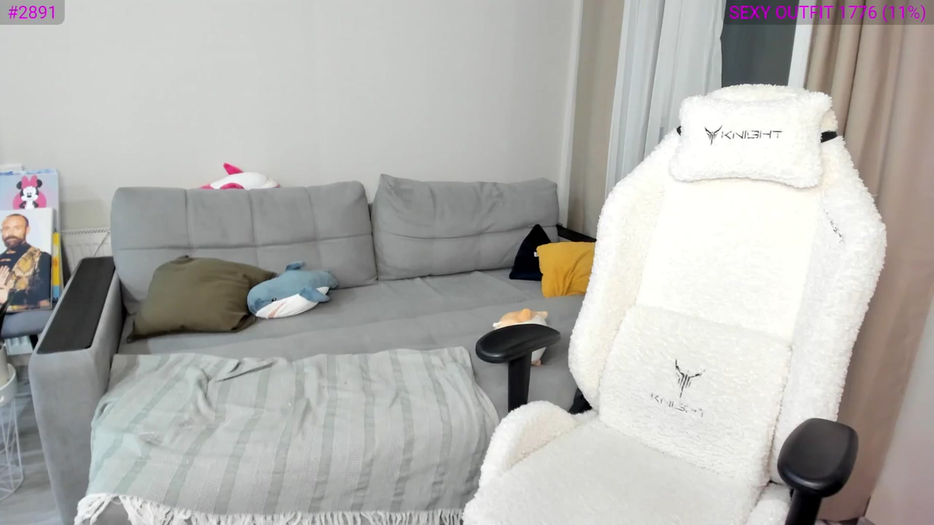 Gallery image thumbnail from Ellies_Smile's myfreecams stream on, 03/16/2025, 18:12 image 3 of 20