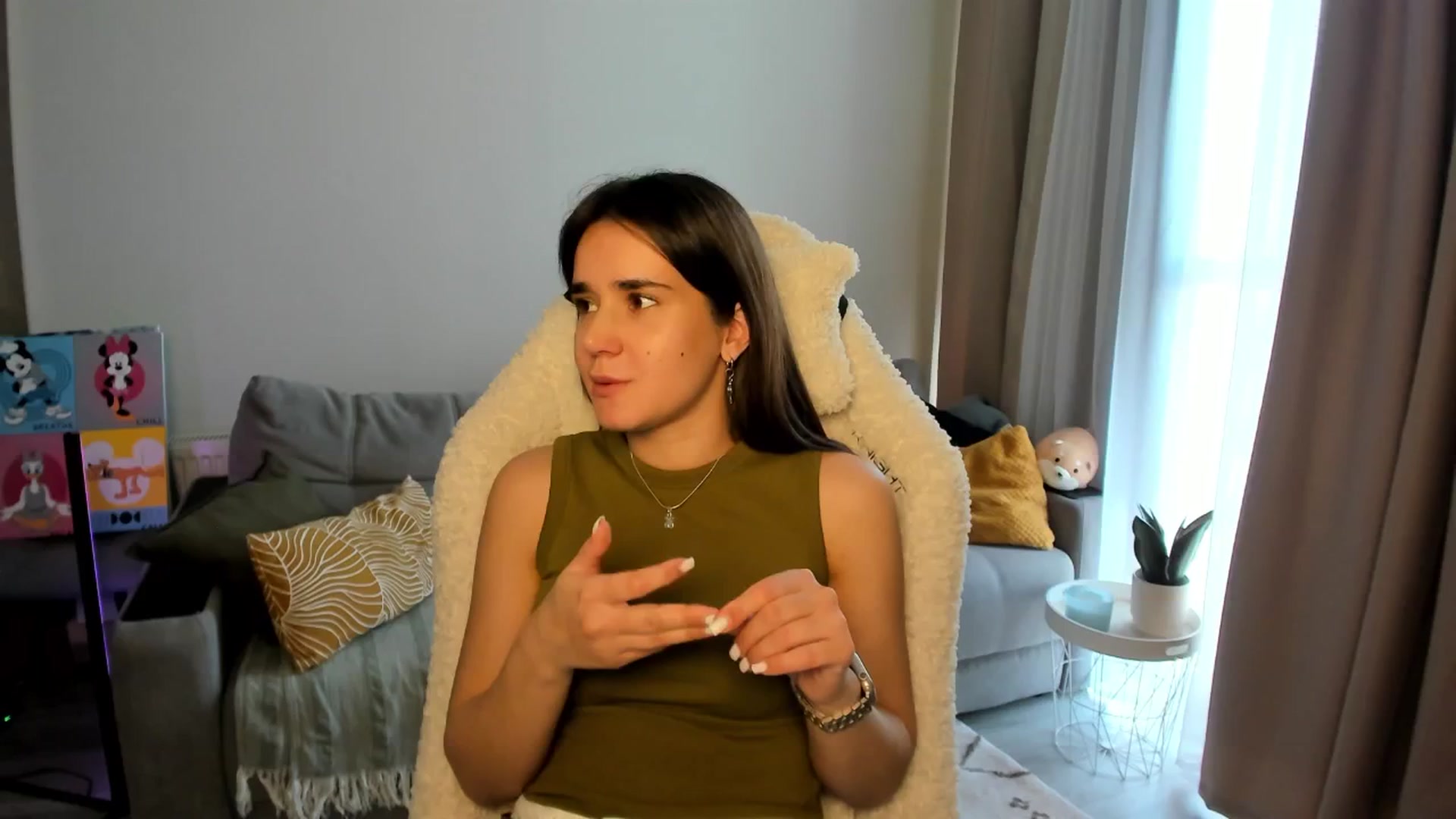 Gallery image thumbnail from Ellies_Smile's myfreecams stream on, 03/25/2025, 10:48 image 12 of 20