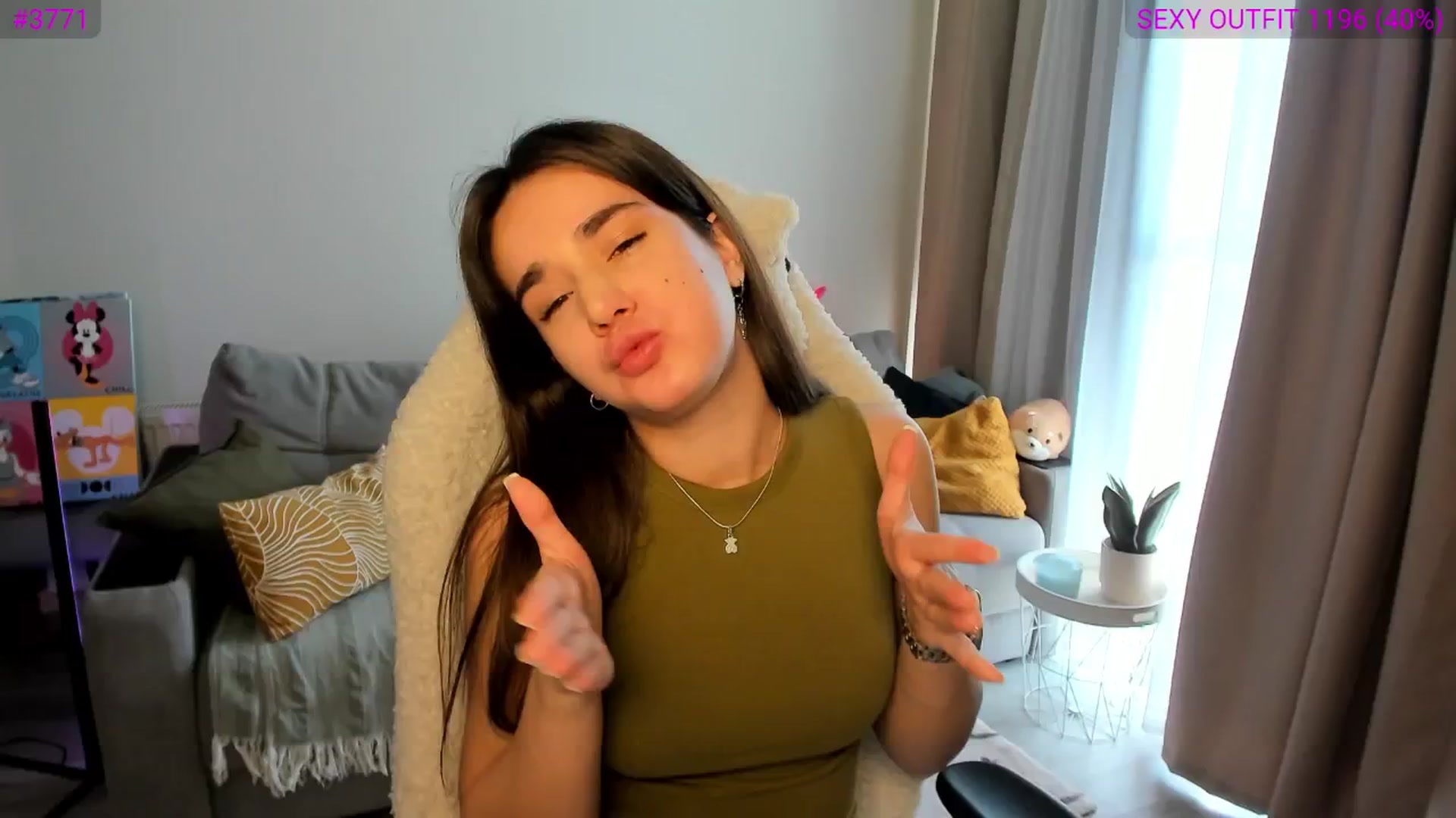 Gallery image thumbnail from Ellies_Smile's myfreecams stream on, 03/25/2025, 10:48 image 7 of 20