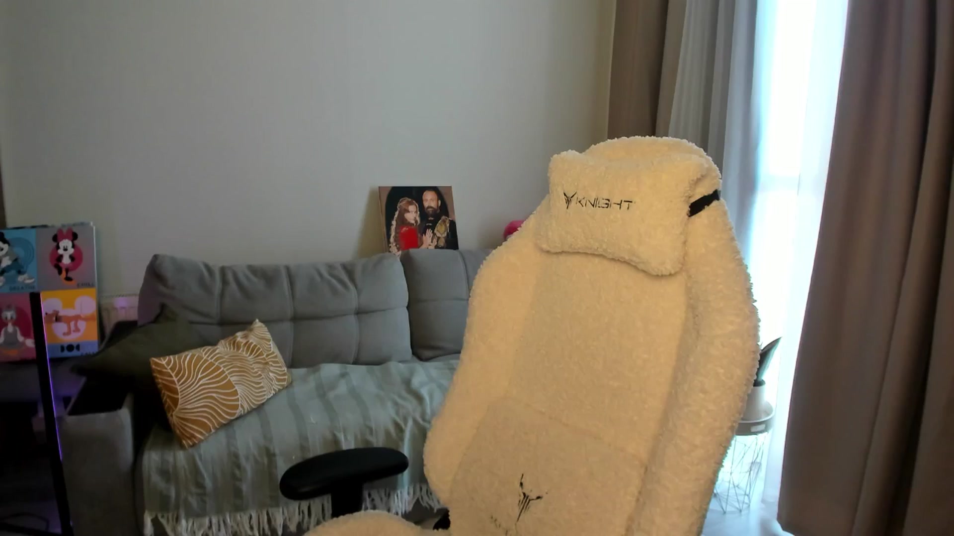 Gallery image thumbnail from Ellies_Smile's myfreecams stream on, 03/25/2025, 10:48 image 20 of 20