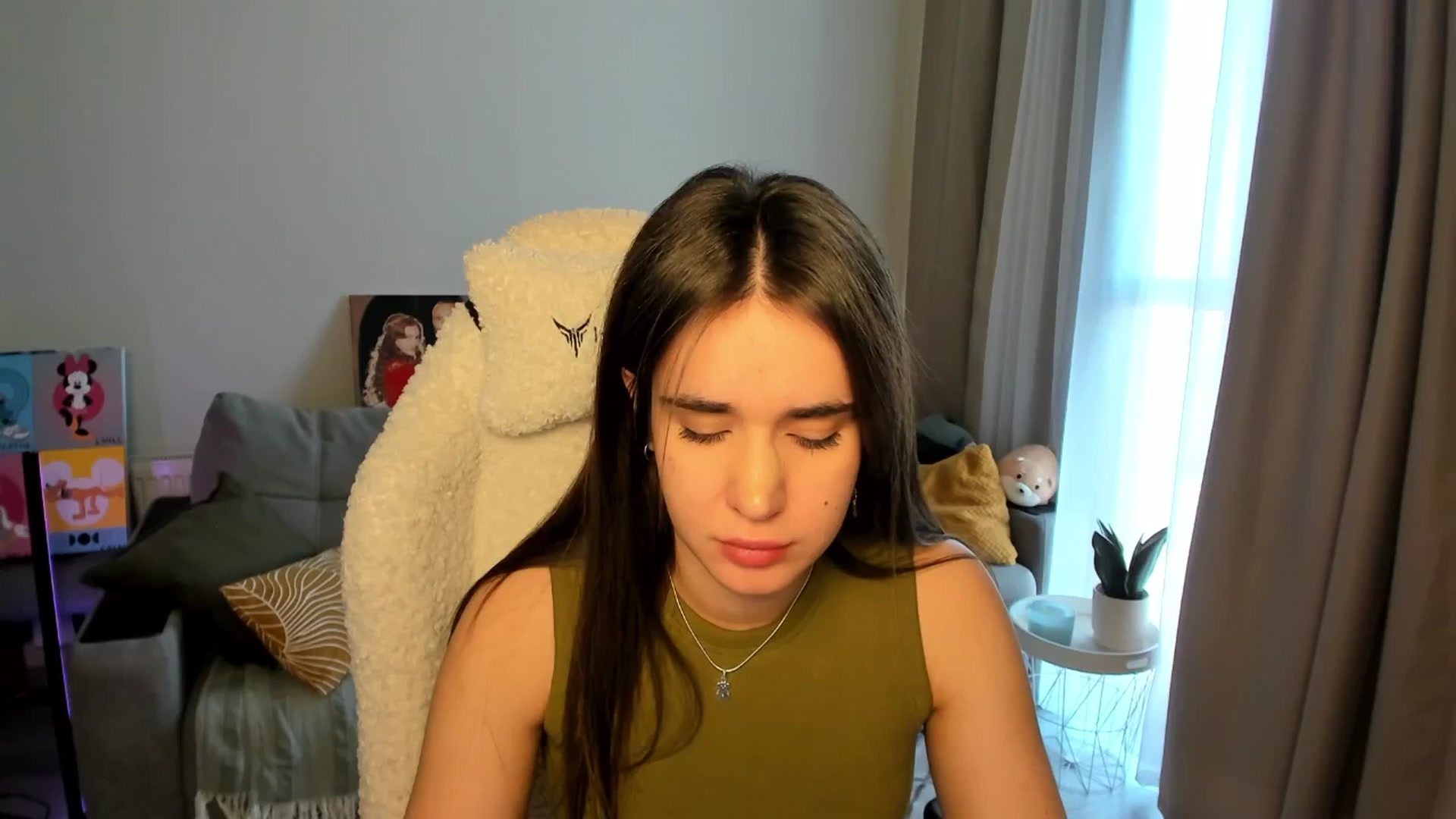 Gallery image thumbnail from Ellies_Smile's myfreecams stream on, 03/25/2025, 12:15 image 15 of 20