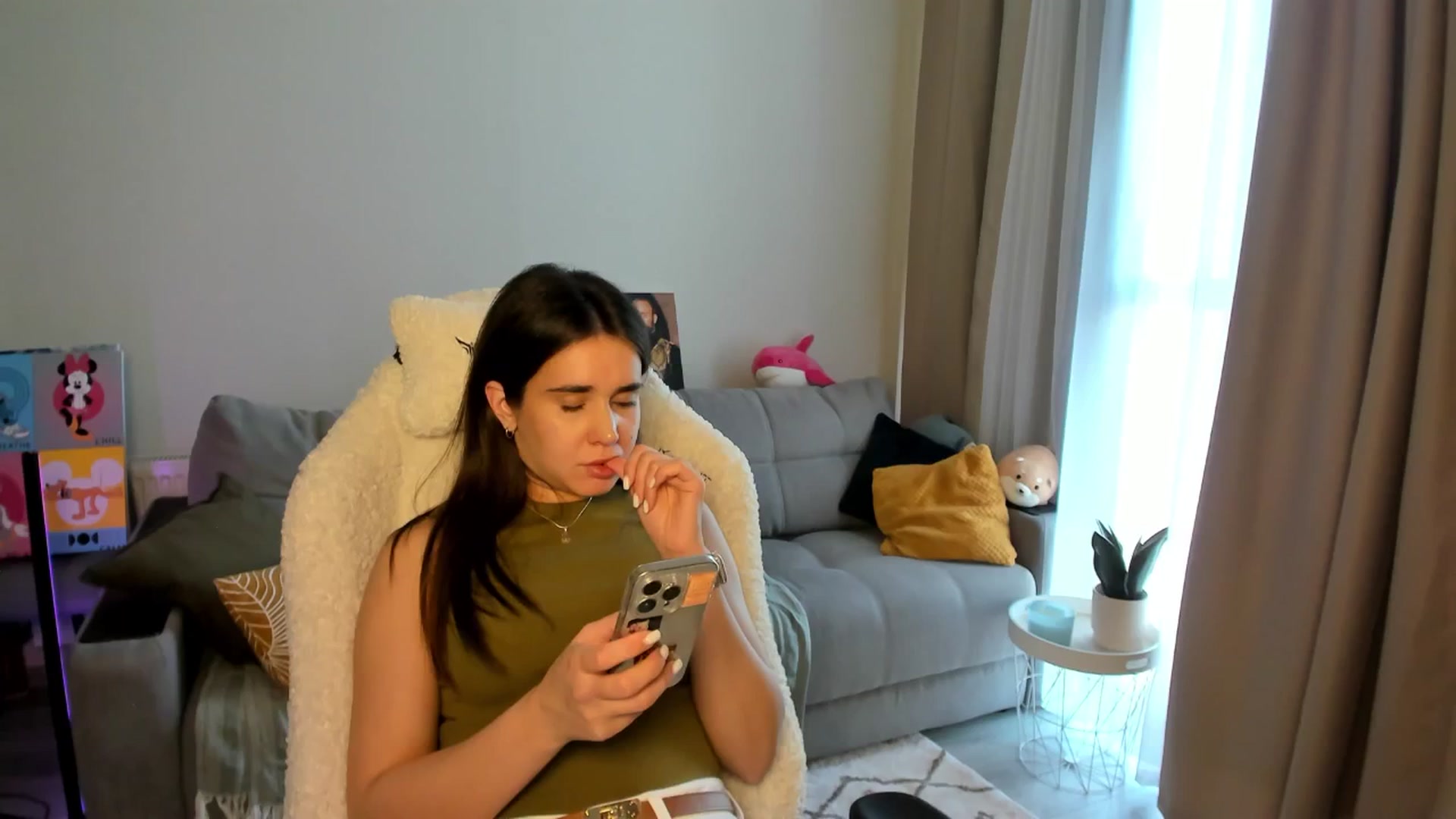 Gallery image thumbnail from Ellies_Smile's myfreecams stream on, 03/25/2025, 12:15 image 4 of 20