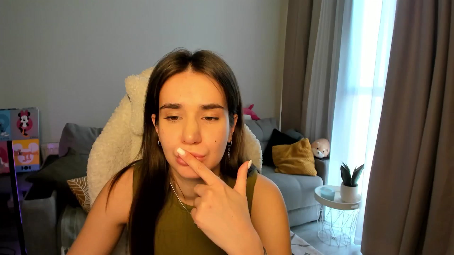 Gallery image thumbnail from Ellies_Smile's myfreecams stream on, 03/25/2025, 12:15 image 5 of 20
