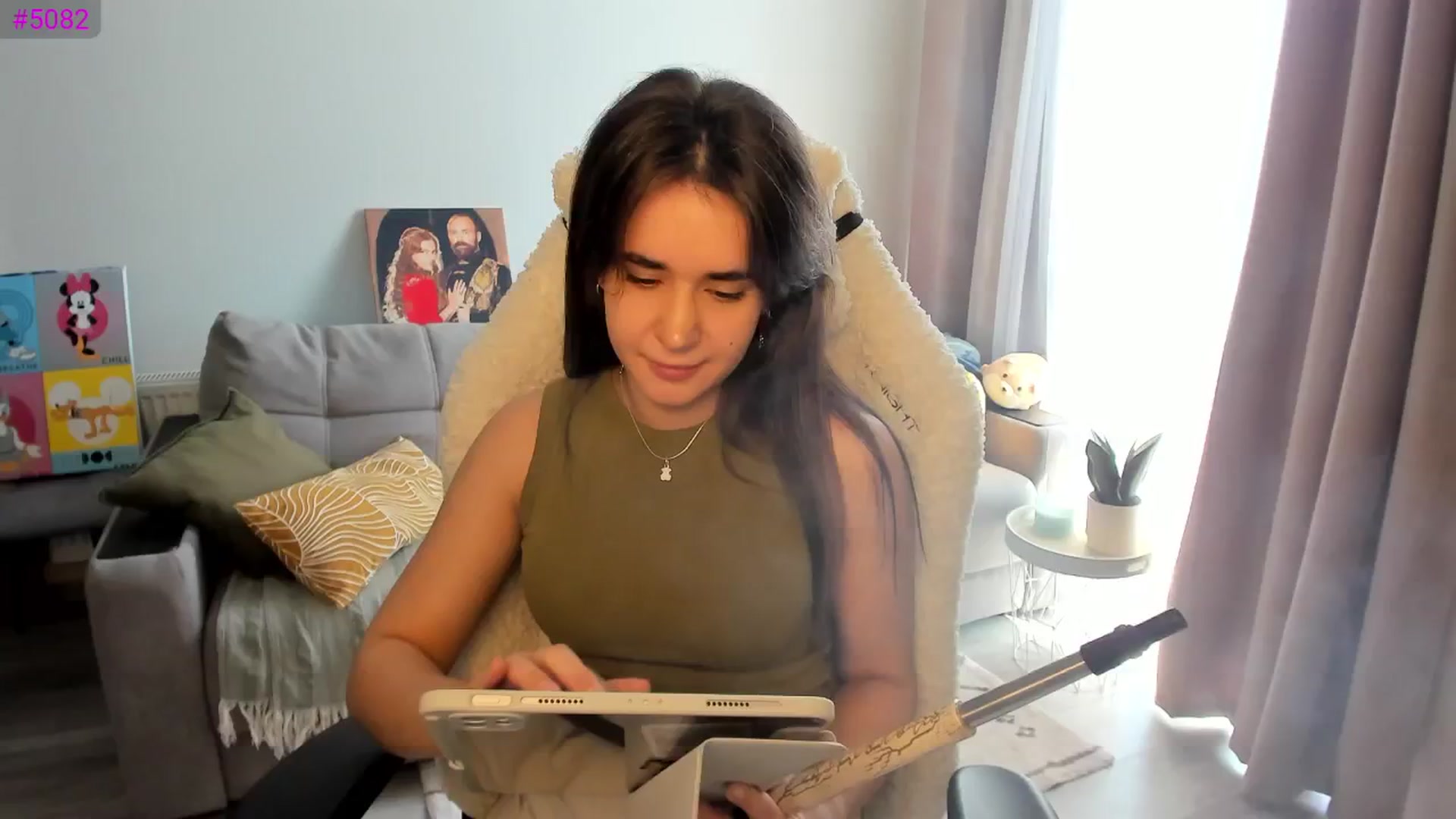 Gallery image thumbnail from Ellies_Smile's myfreecams stream on, 04/15/2025, 09:10 image 18 of 20