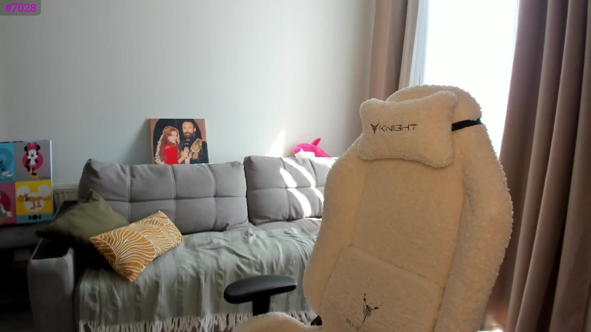 Gallery image thumbnail from Ellies_Smile's myfreecams stream on, 04/15/2025, 09:10 image 10 of 20