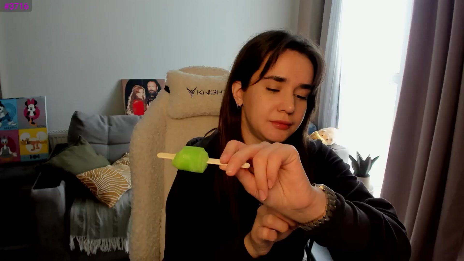 Gallery image thumbnail from Ellies_Smile's myfreecams stream on, 04/24/2025, 09:11 image 7 of 20