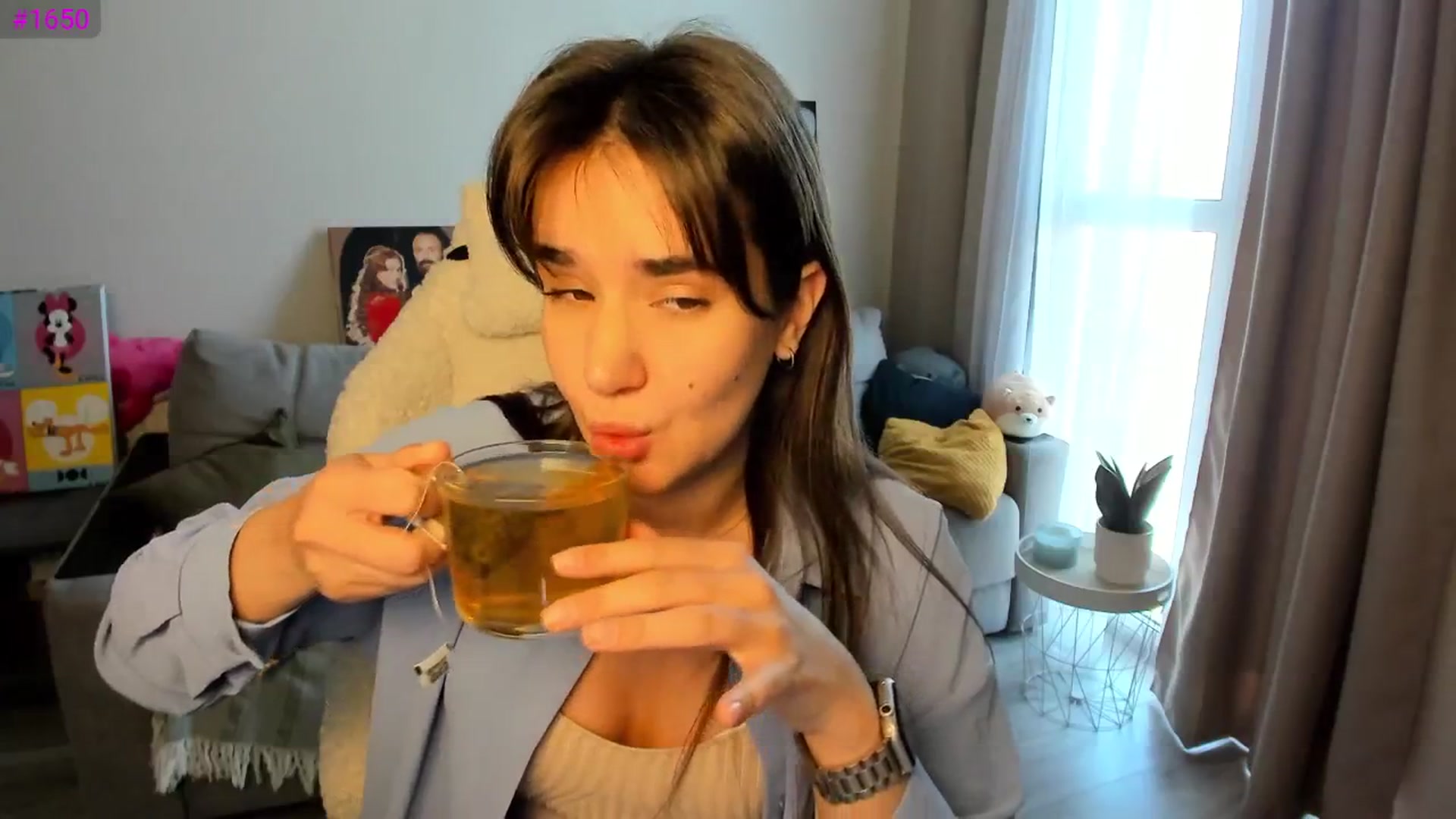 Gallery image thumbnail from Ellies_Smile's myfreecams stream on, 04/29/2025, 13:11 image 9 of 20