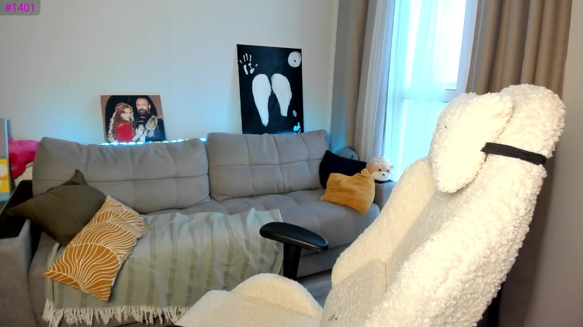 Gallery image thumbnail from Ellies_Smile's myfreecams stream on, 04/29/2025, 16:03 image 19 of 20
