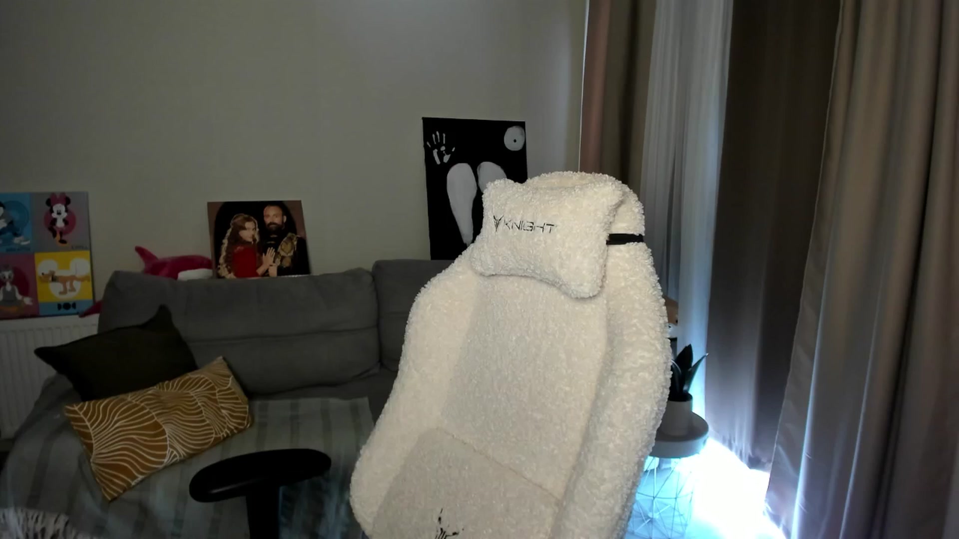 Gallery image thumbnail from Ellies_Smile's myfreecams stream on, 05/09/2025, 08:47 image 17 of 20