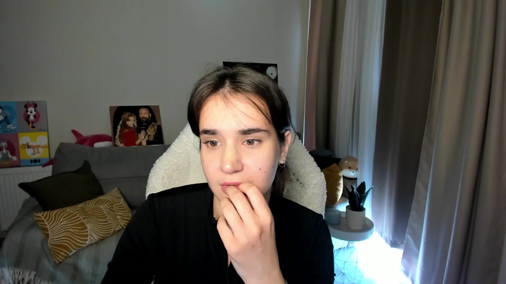 Gallery image thumbnail from Ellies_Smile's myfreecams stream on, 05/09/2025, 08:47 image 18 of 20