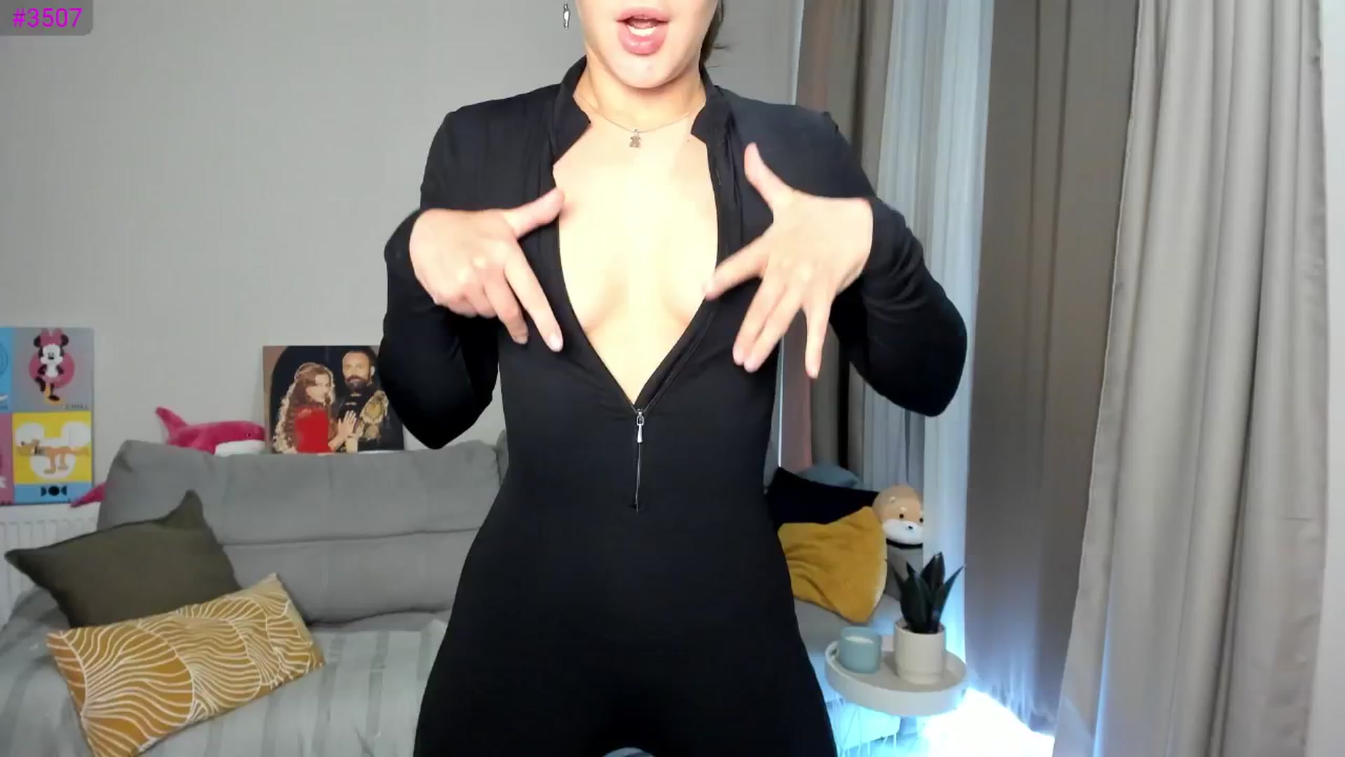Gallery image thumbnail from Ellies_Smile's myfreecams stream on, 05/09/2025, 09:58 image 5 of 20