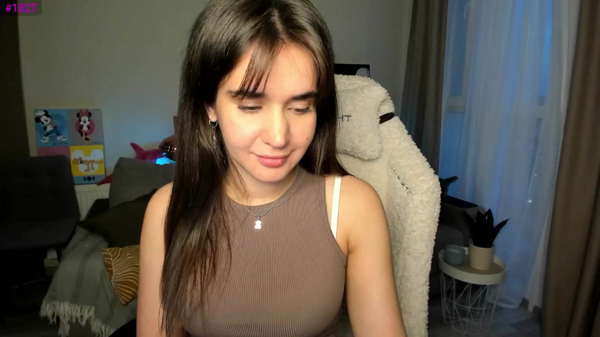 Gallery image thumbnail from Ellies_Smile's myfreecams stream on, 05/13/2025, 17:33 image 14 of 20