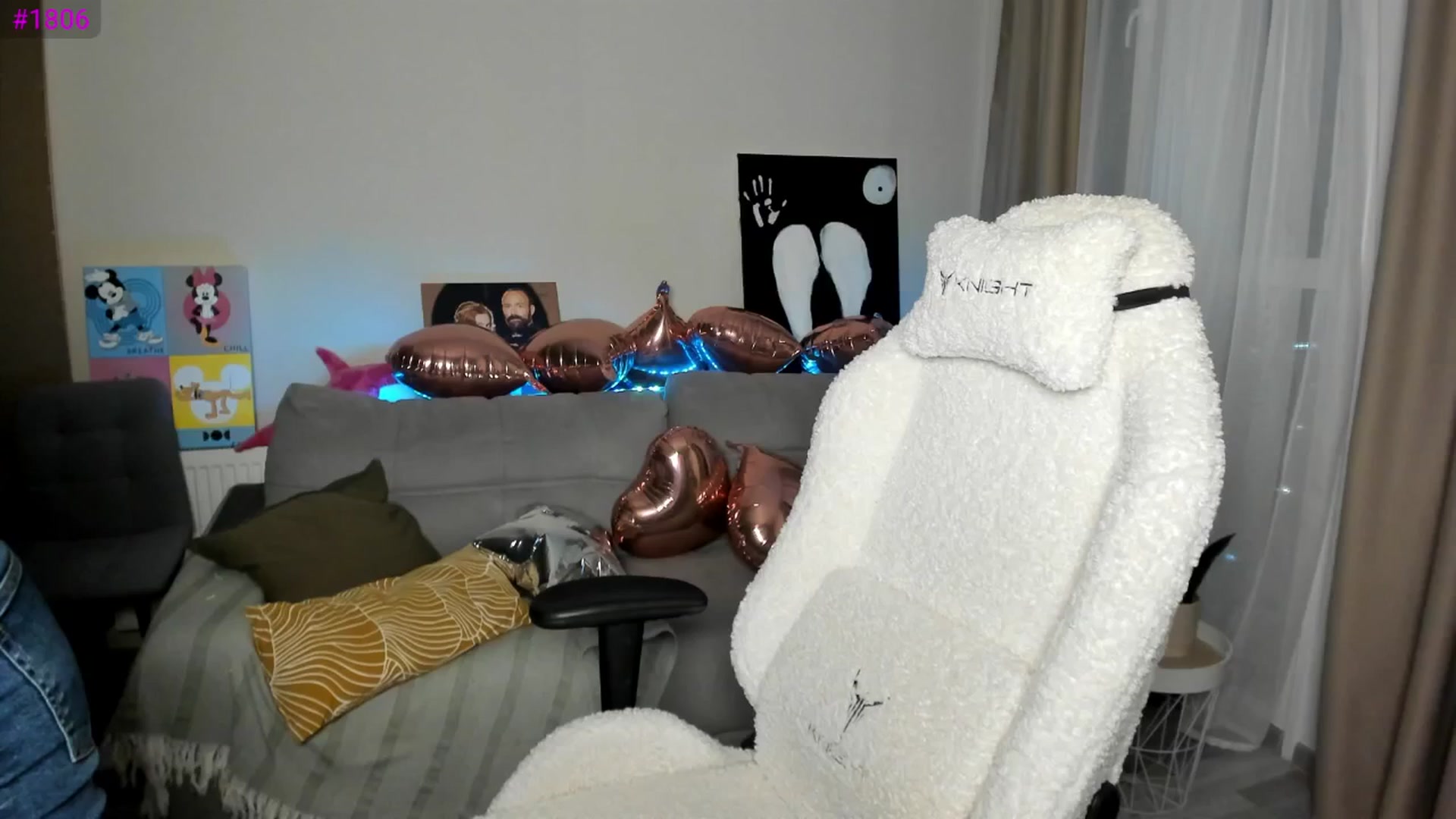 Gallery image thumbnail from Ellies_Smile's myfreecams stream on, 05/13/2025, 17:33 image 19 of 20
