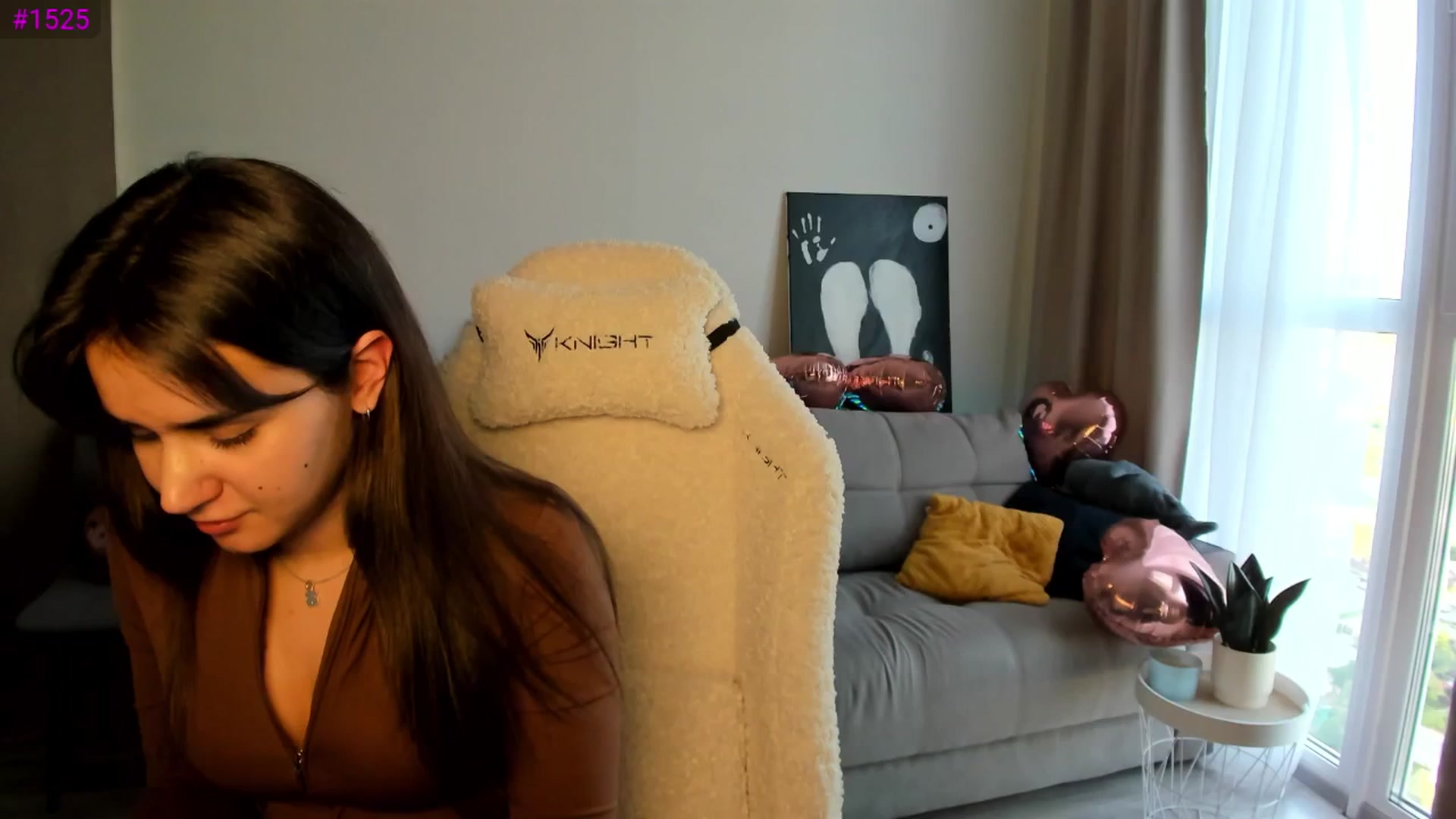Gallery image thumbnail from Ellies_Smile's myfreecams stream on, 05/15/2025, 15:43 image 6 of 20