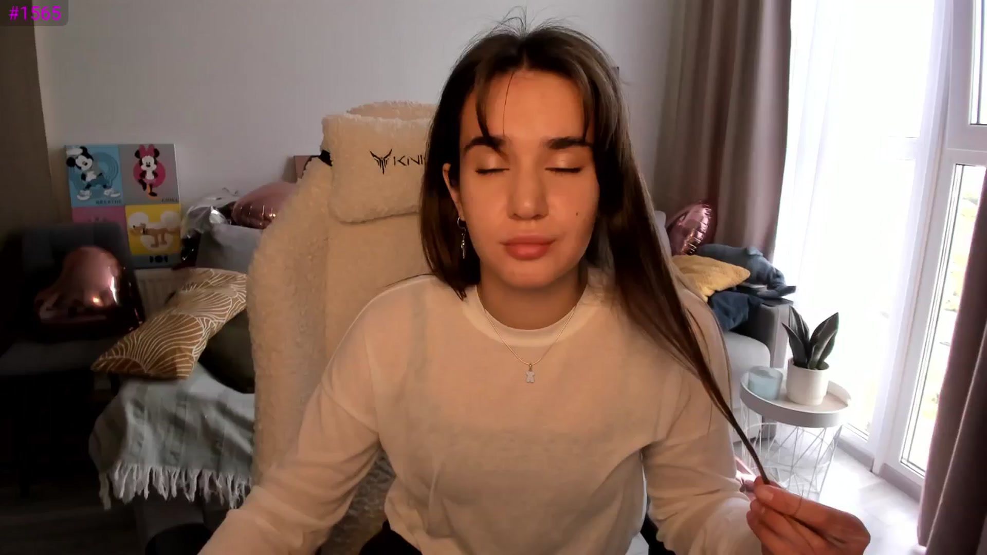 Gallery image thumbnail from Ellies_Smile's myfreecams stream on, 05/21/2025, 10:18 image 2 of 20