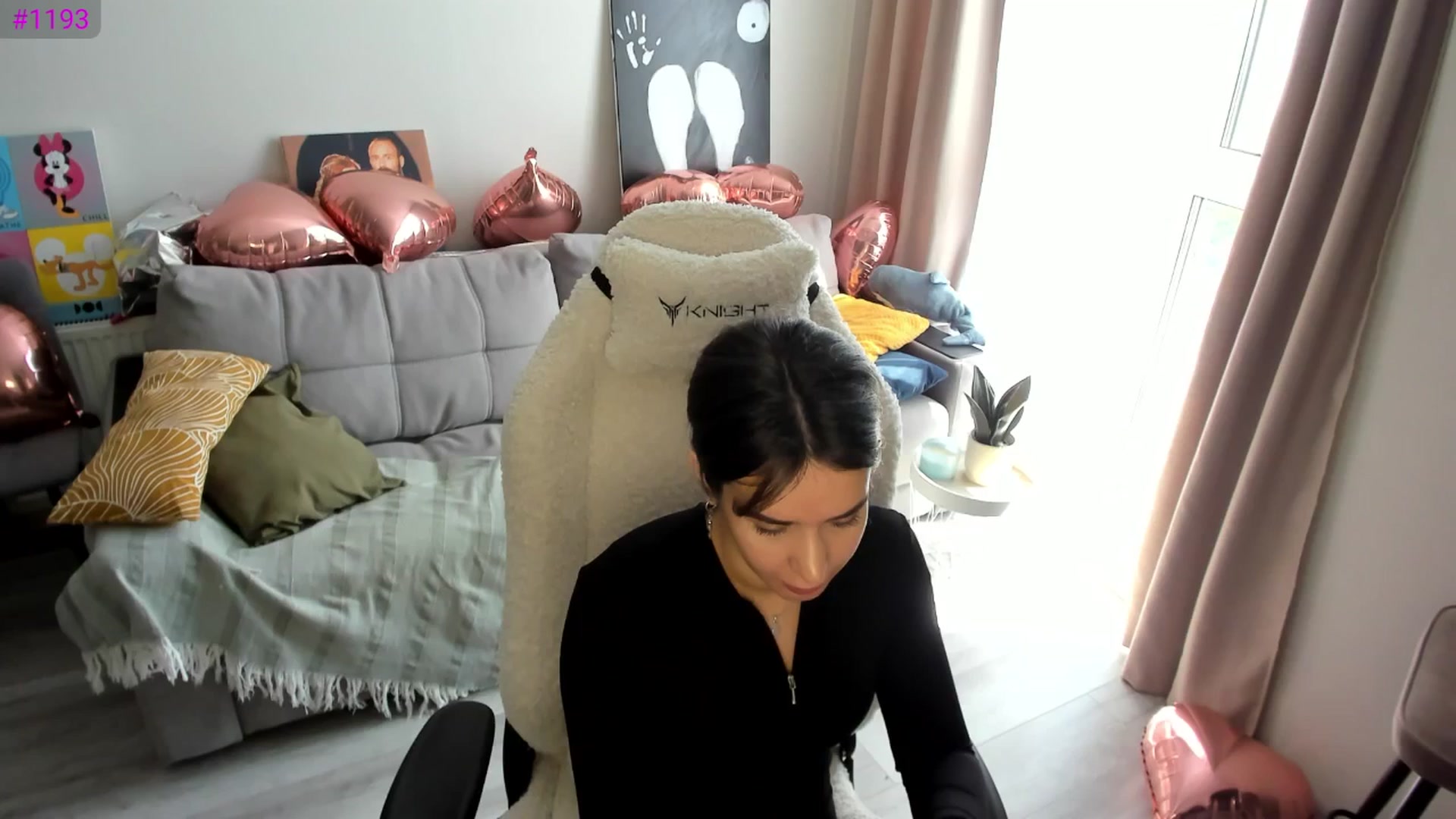 Gallery image thumbnail from Ellies_Smile's myfreecams stream on, 05/24/2025, 08:05 image 3 of 20