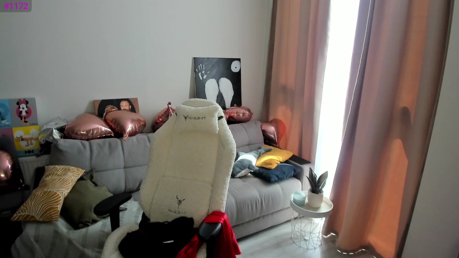 Gallery image thumbnail from Ellies_Smile's myfreecams stream on, 05/24/2025, 08:05 image 14 of 20