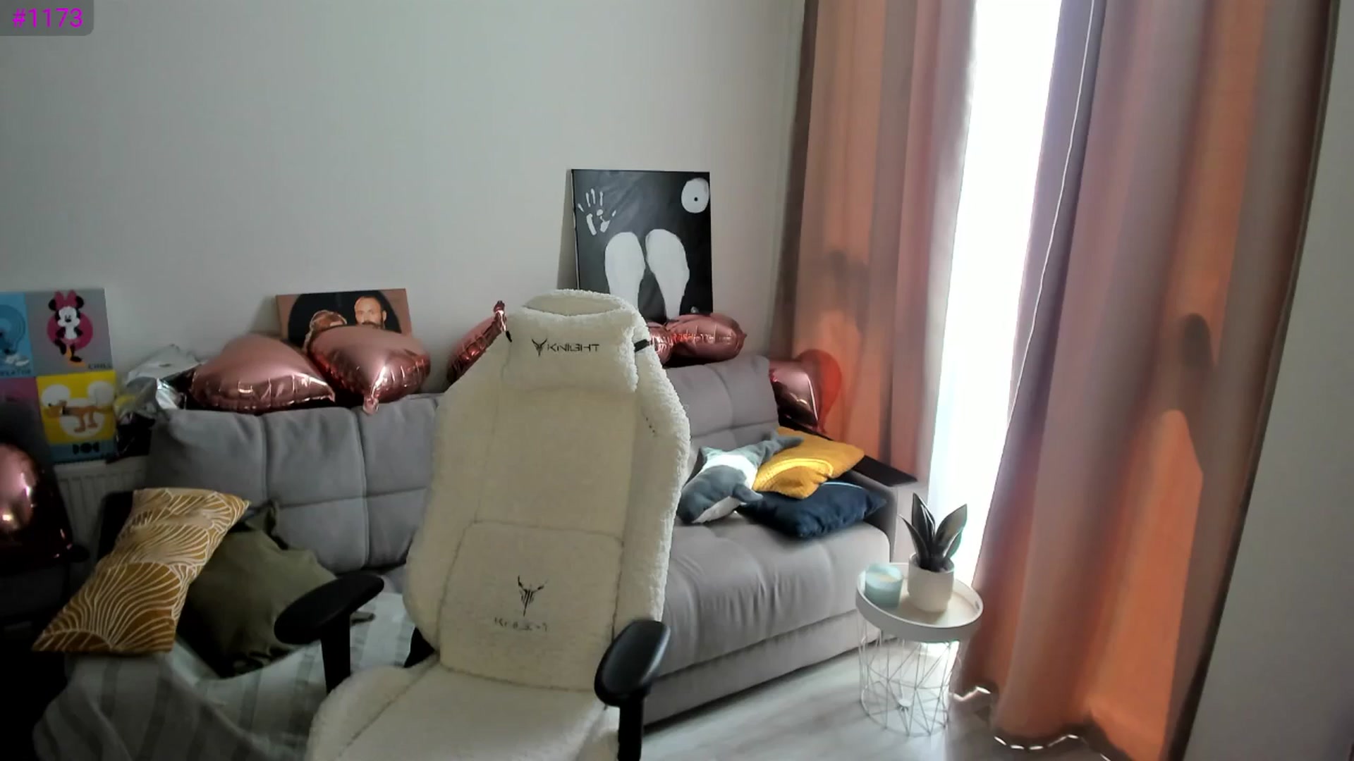 Gallery image thumbnail from Ellies_Smile's myfreecams stream on, 05/24/2025, 08:05 image 15 of 20