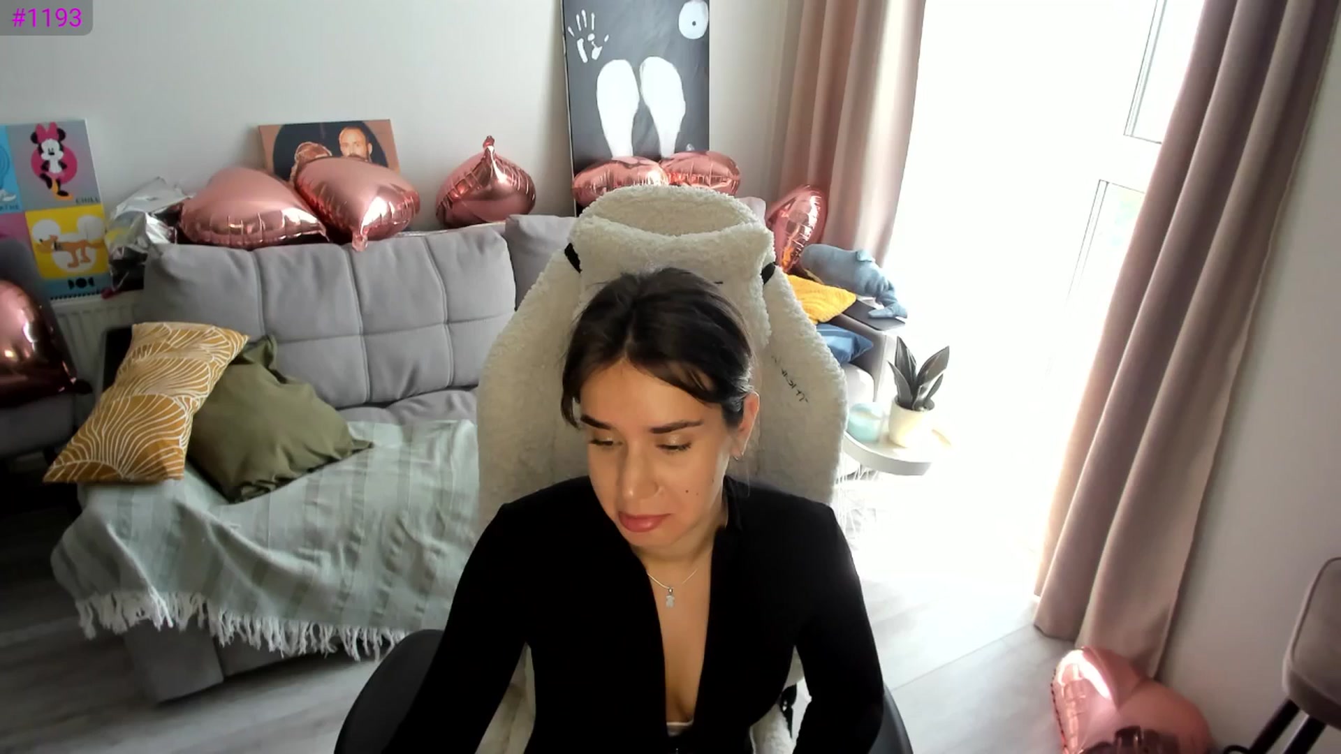 Gallery image thumbnail from Ellies_Smile's myfreecams stream on, 05/24/2025, 08:05 image 5 of 20