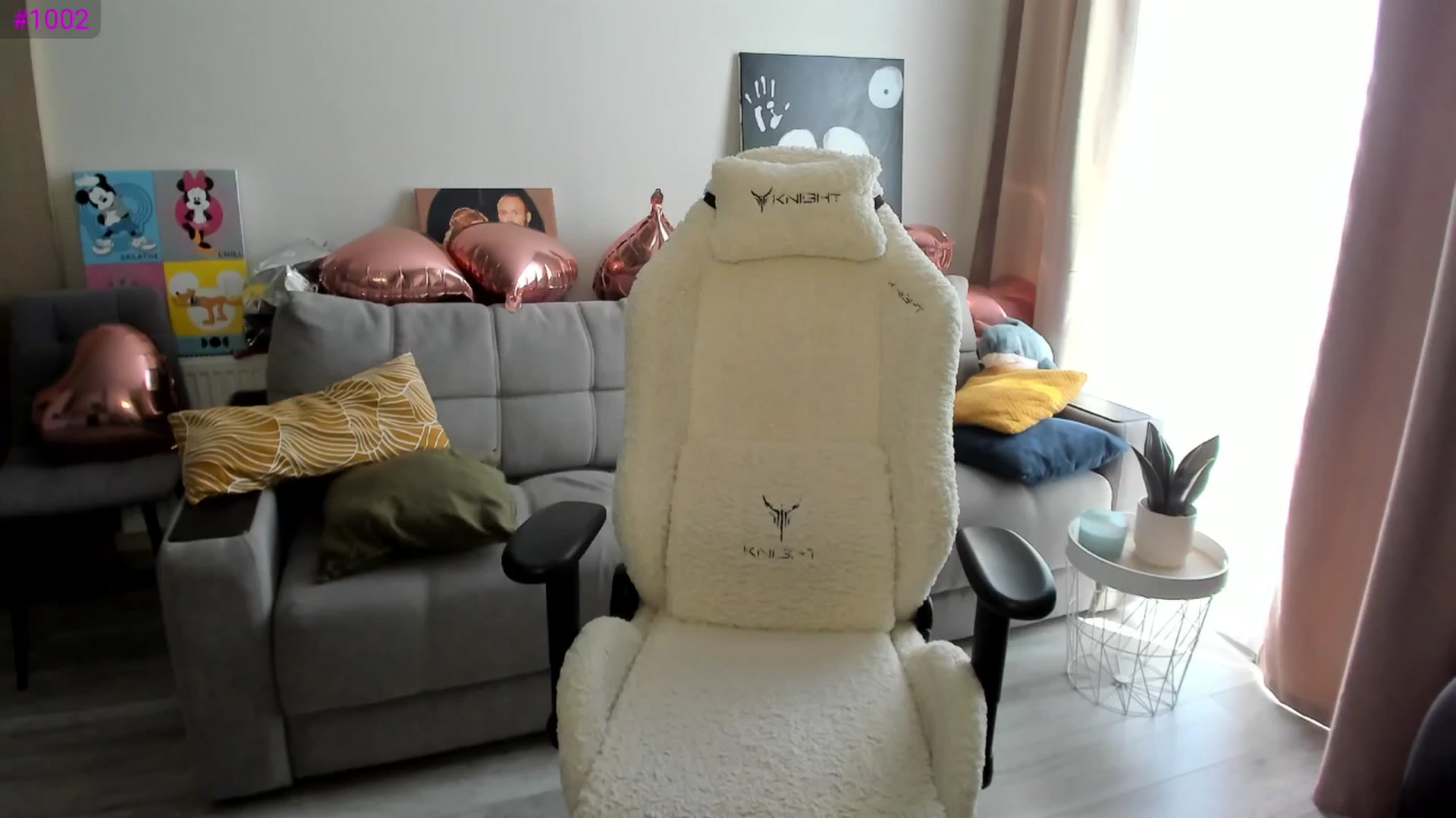 Gallery image thumbnail from Ellies_Smile's myfreecams stream on, 05/27/2025, 09:58 image 1 of 20