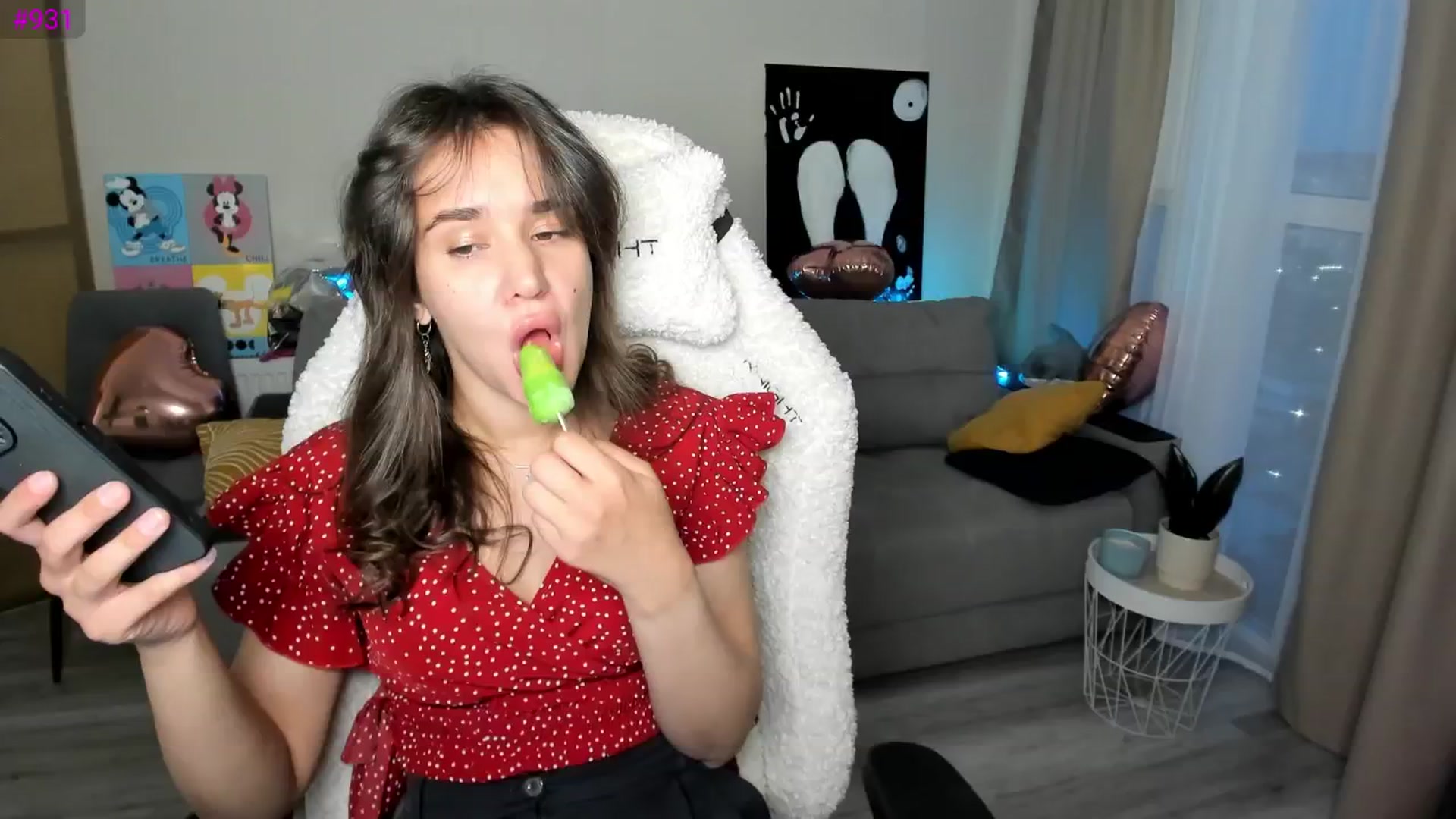 Gallery image thumbnail from Ellies_Smile's myfreecams stream on, 05/27/2025, 17:31 image 10 of 20