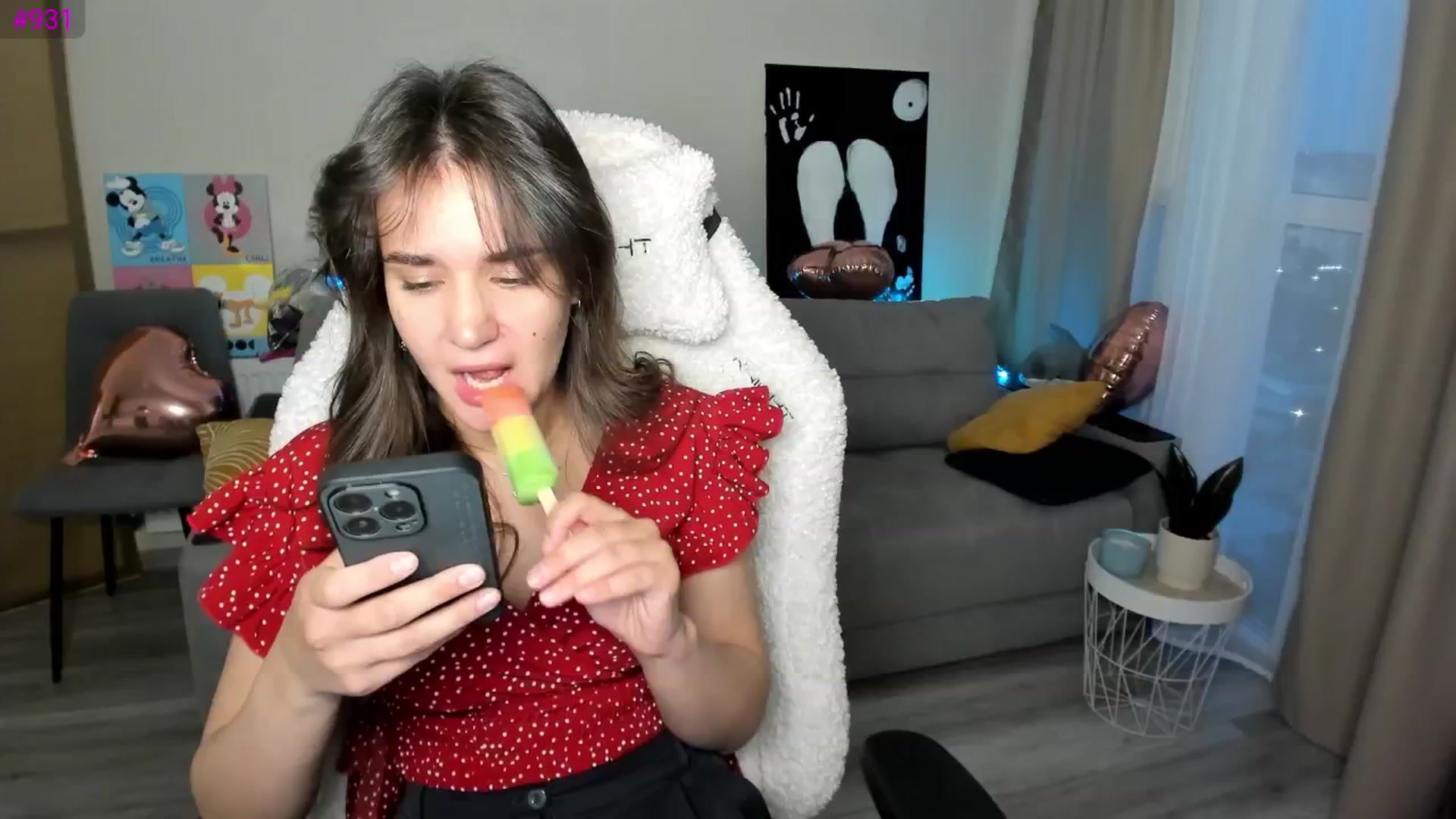 Gallery image thumbnail from Ellies_Smile's myfreecams stream on, 05/27/2025, 17:31 image 5 of 20