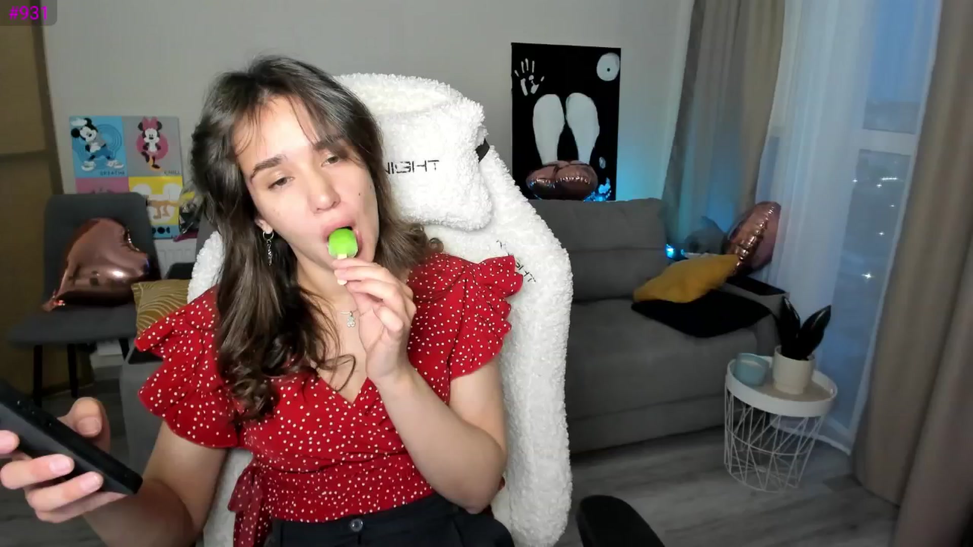 Gallery image thumbnail from Ellies_Smile's myfreecams stream on, 05/27/2025, 17:31 image 12 of 20