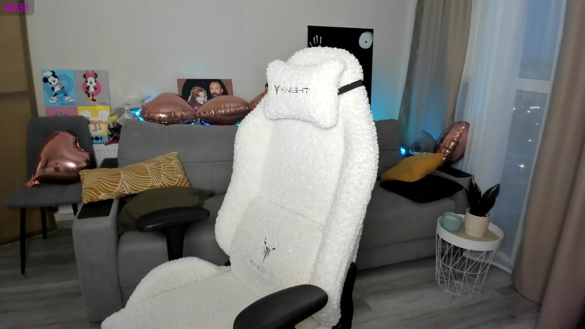 Gallery image thumbnail from Ellies_Smile's myfreecams stream on, 05/27/2025, 17:31 image 20 of 20