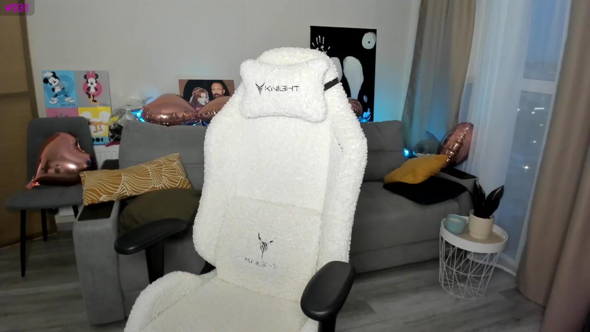 Gallery image thumbnail from Ellies_Smile's myfreecams stream on, 05/27/2025, 17:31 image 17 of 20