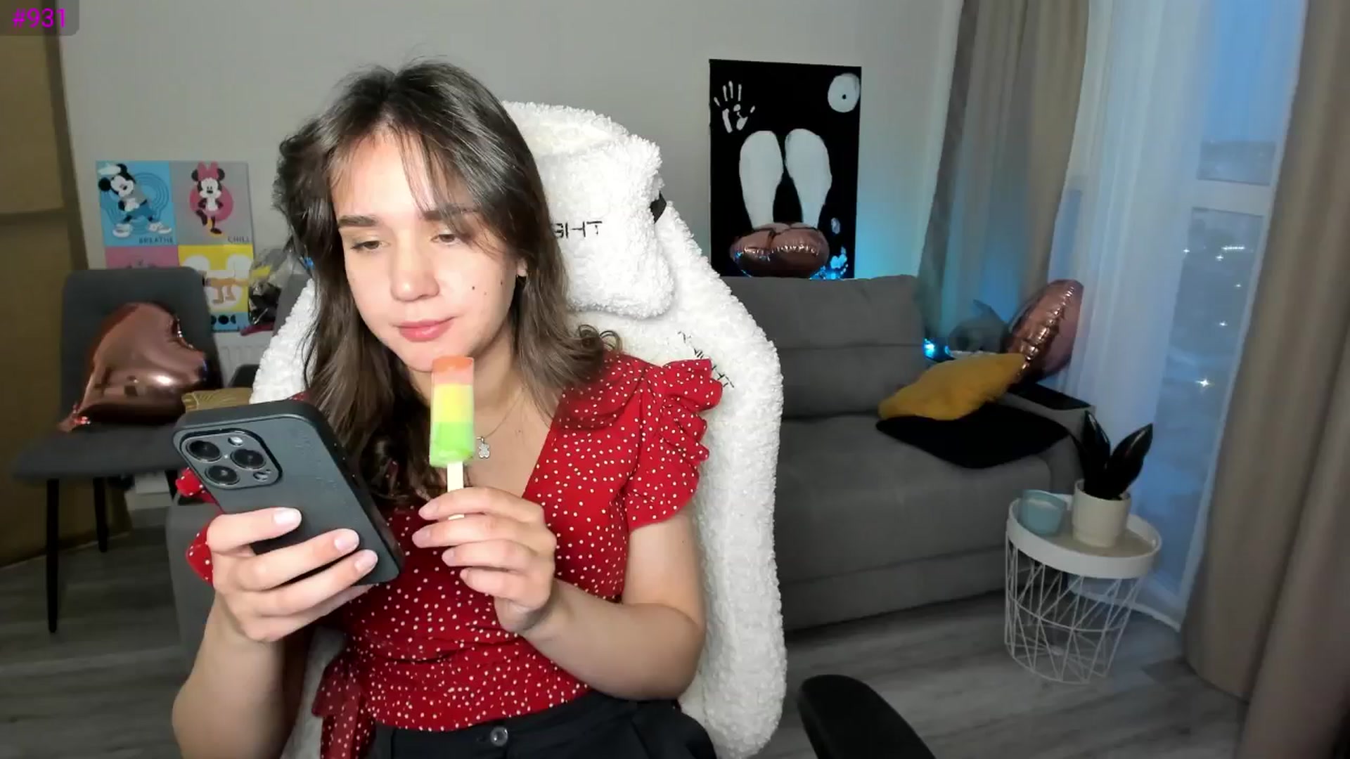 Gallery image thumbnail from Ellies_Smile's myfreecams stream on, 05/27/2025, 17:31 image 6 of 20