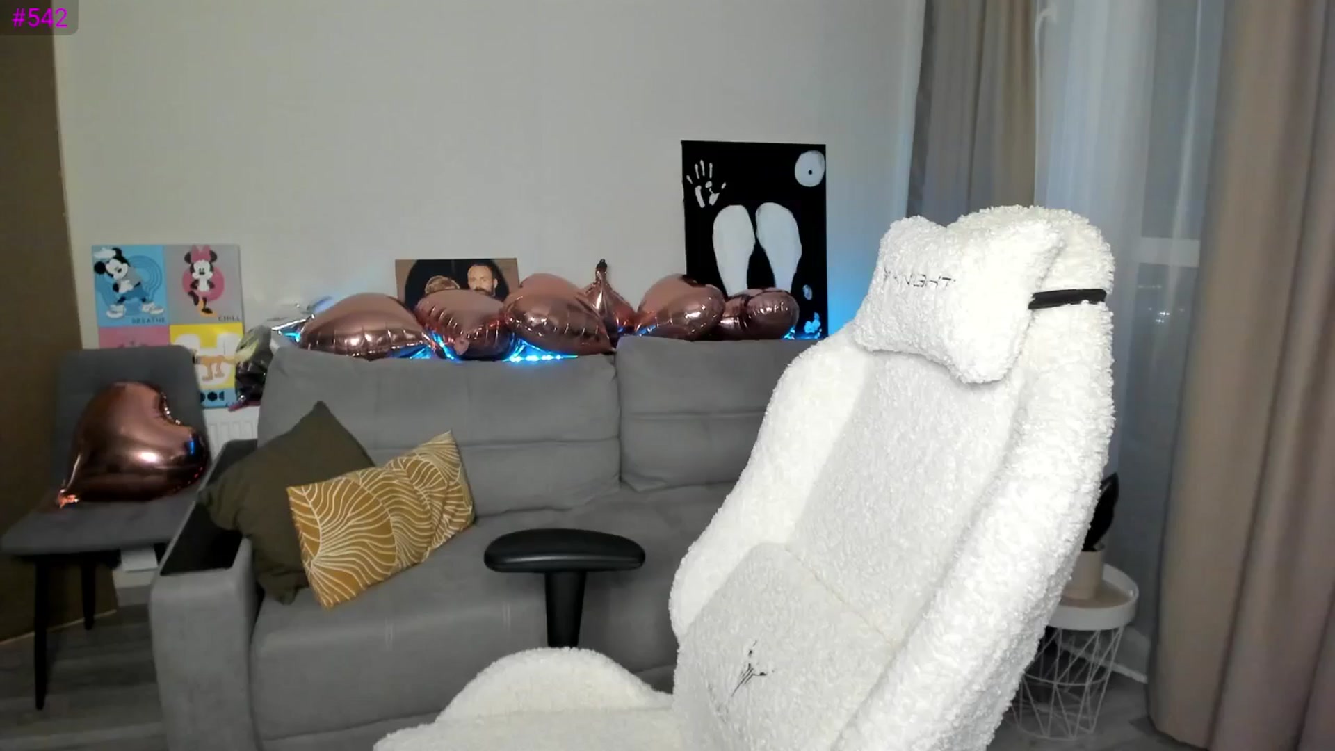 Gallery image thumbnail from Ellies_Smile's myfreecams stream on, 05/28/2025, 18:50 image 8 of 20