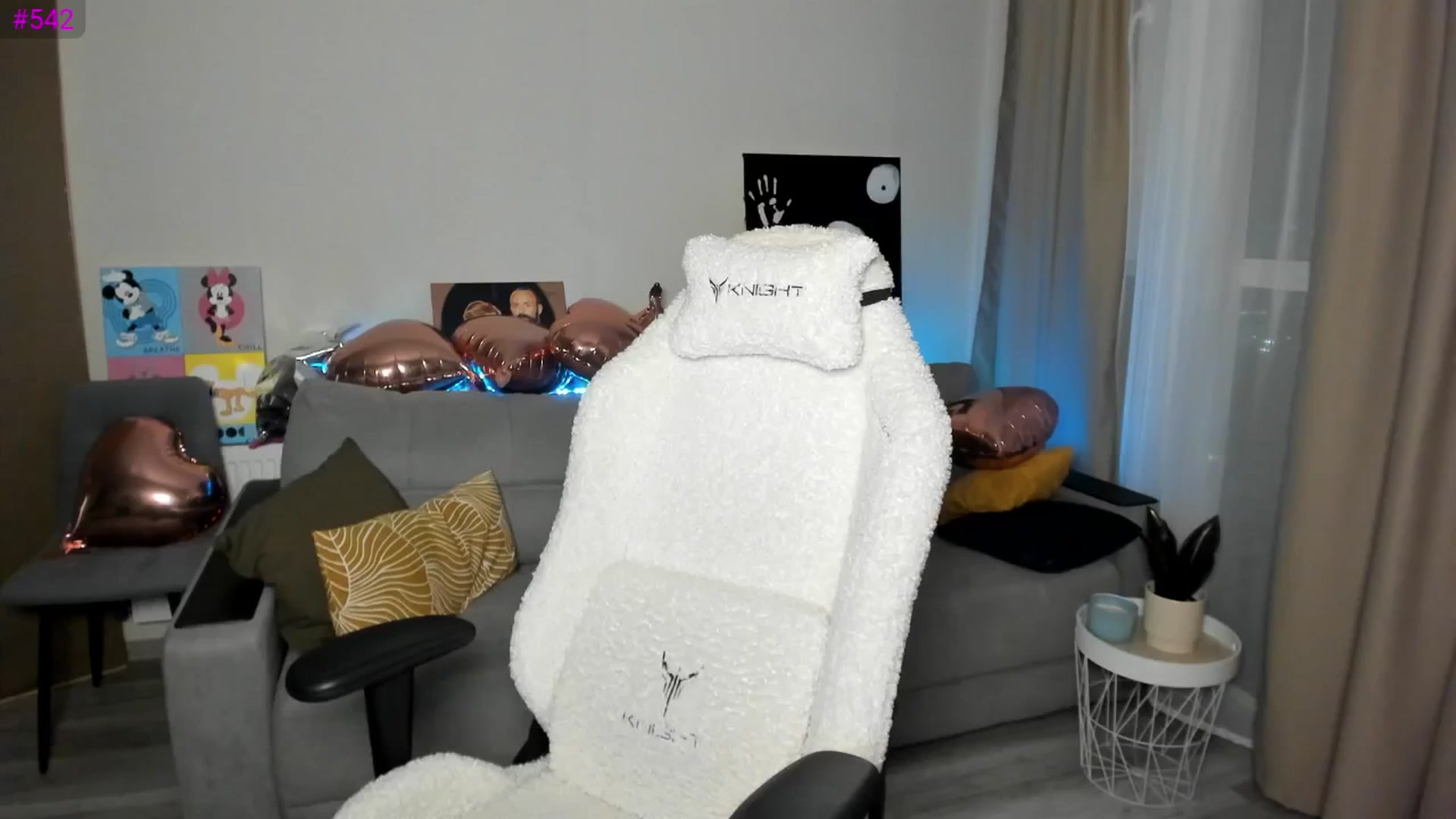 Gallery image thumbnail from Ellies_Smile's myfreecams stream on, 05/28/2025, 18:50 image 10 of 20