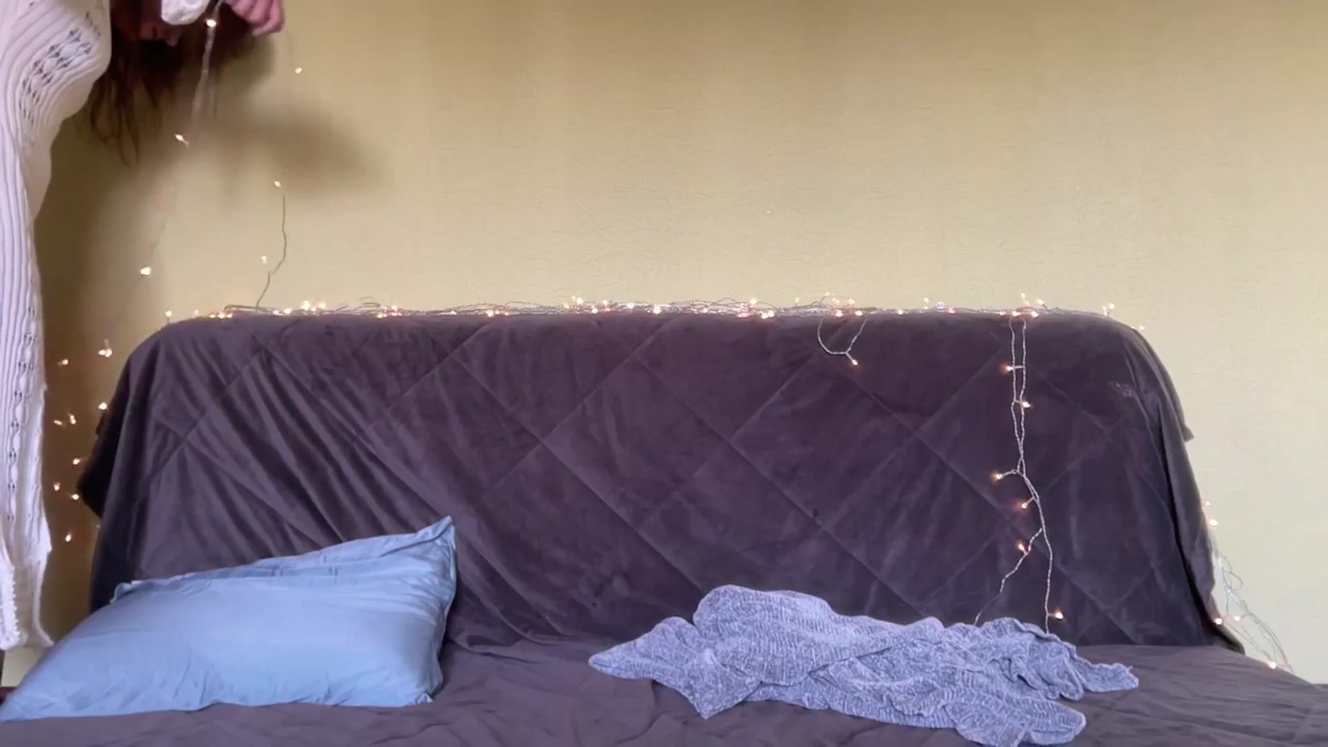 Gallery image thumbnail from Ellies_Smile's myfreecams stream on, 07/22/2025, 09:05 image 2 of 20