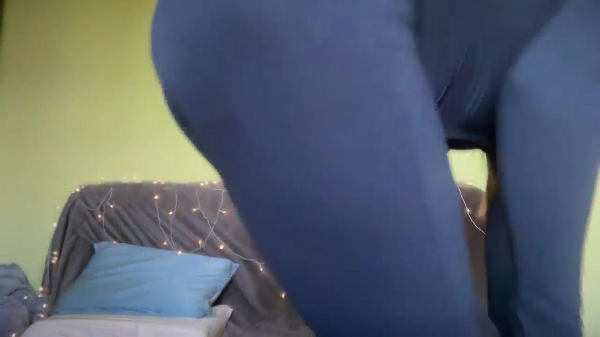 Gallery image thumbnail from Ellies_Smile's myfreecams stream on, 07/25/2025, 09:38 image 17 of 20